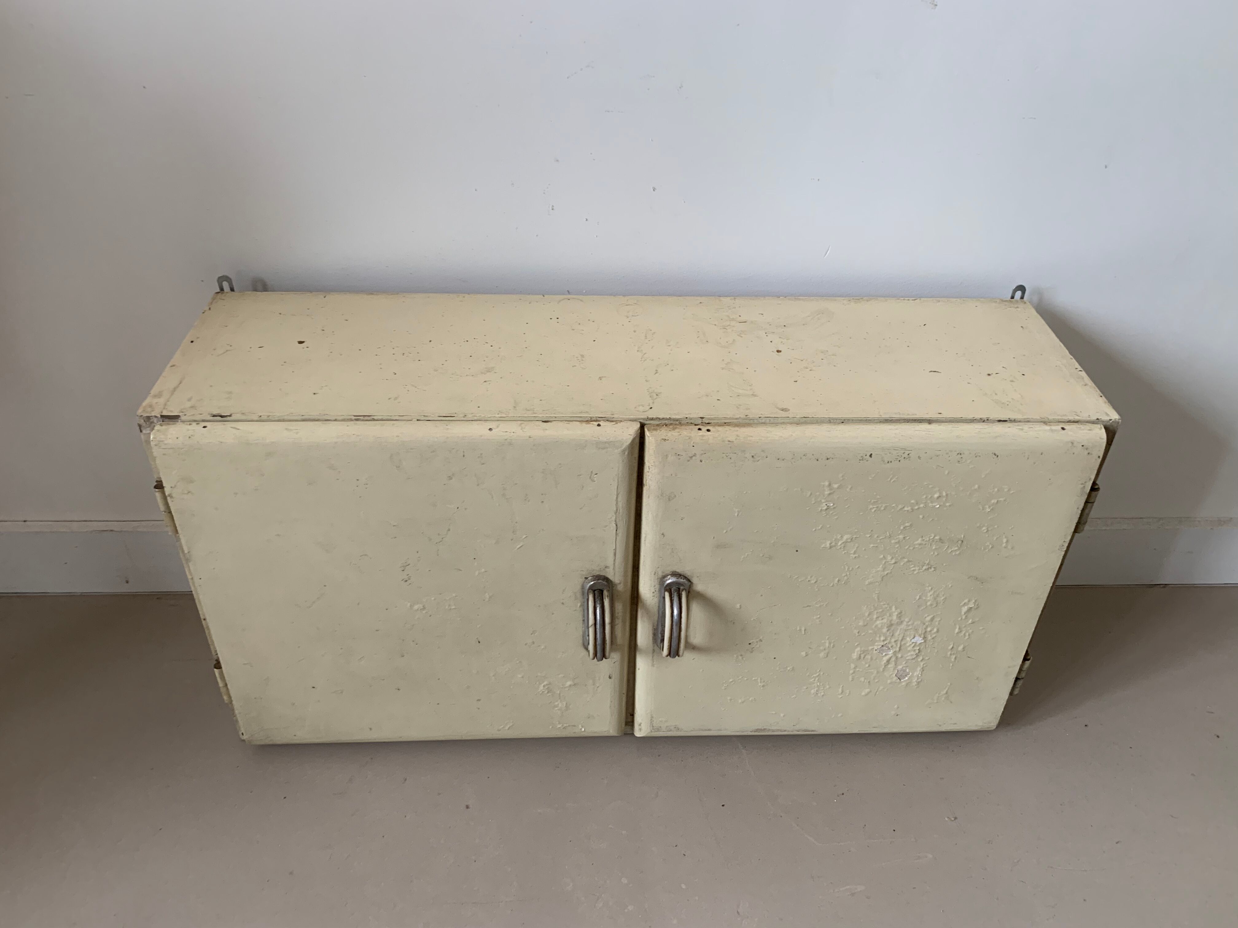 Wall cabinet 50s
