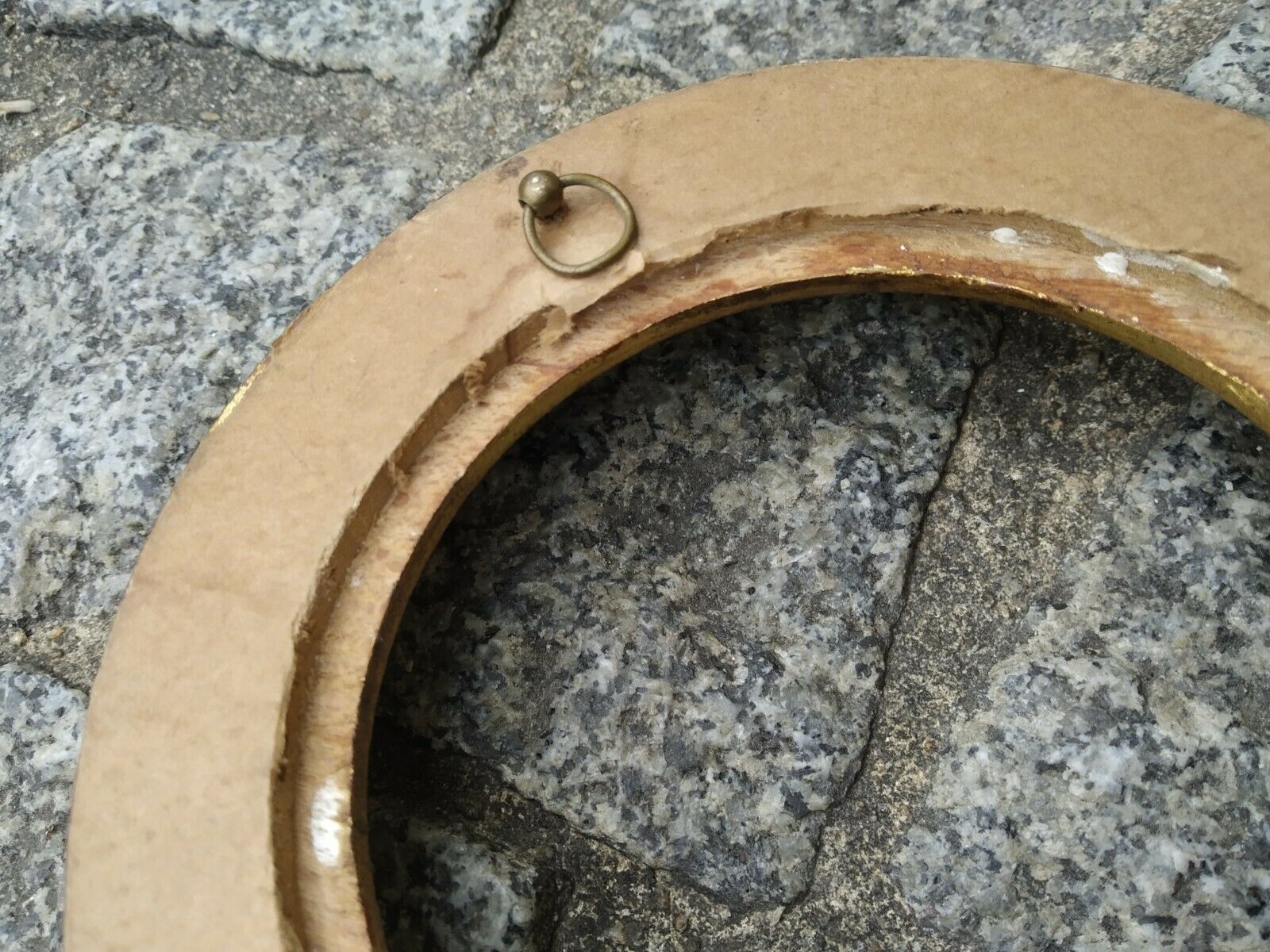 Round frame gilded wood Renaissance Italy leaf