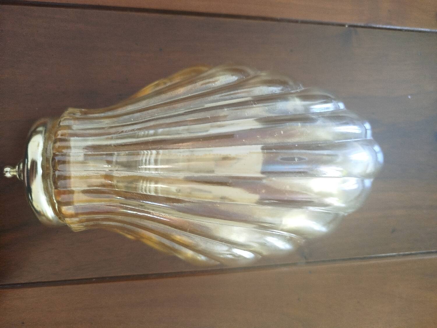Pair of shell wall sconces – striped Italian glass – 1970