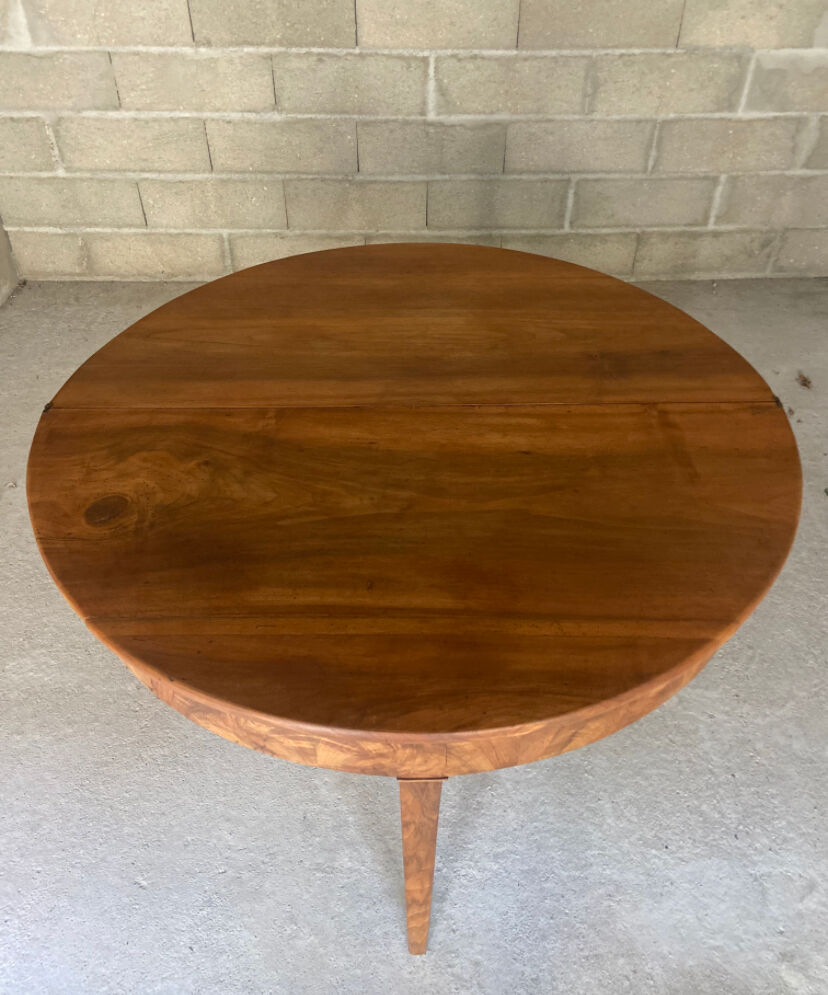 Antique table in folding round walnut