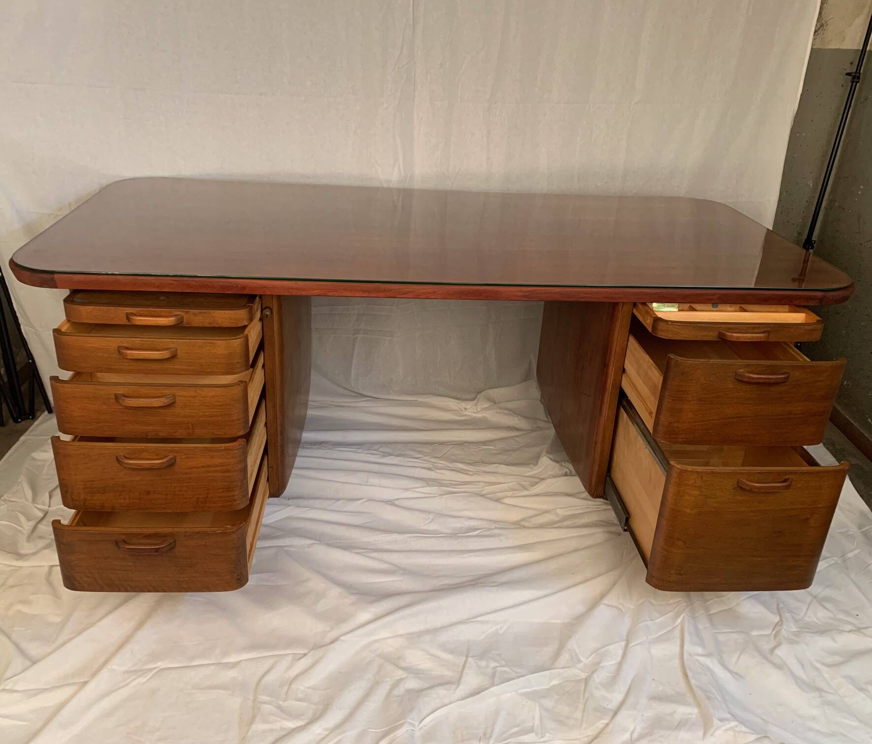 Desk designed by Gunnar Ericsson, Atvidaberg, Facit AB Buromöbel Zurich, Sweden, 1950s