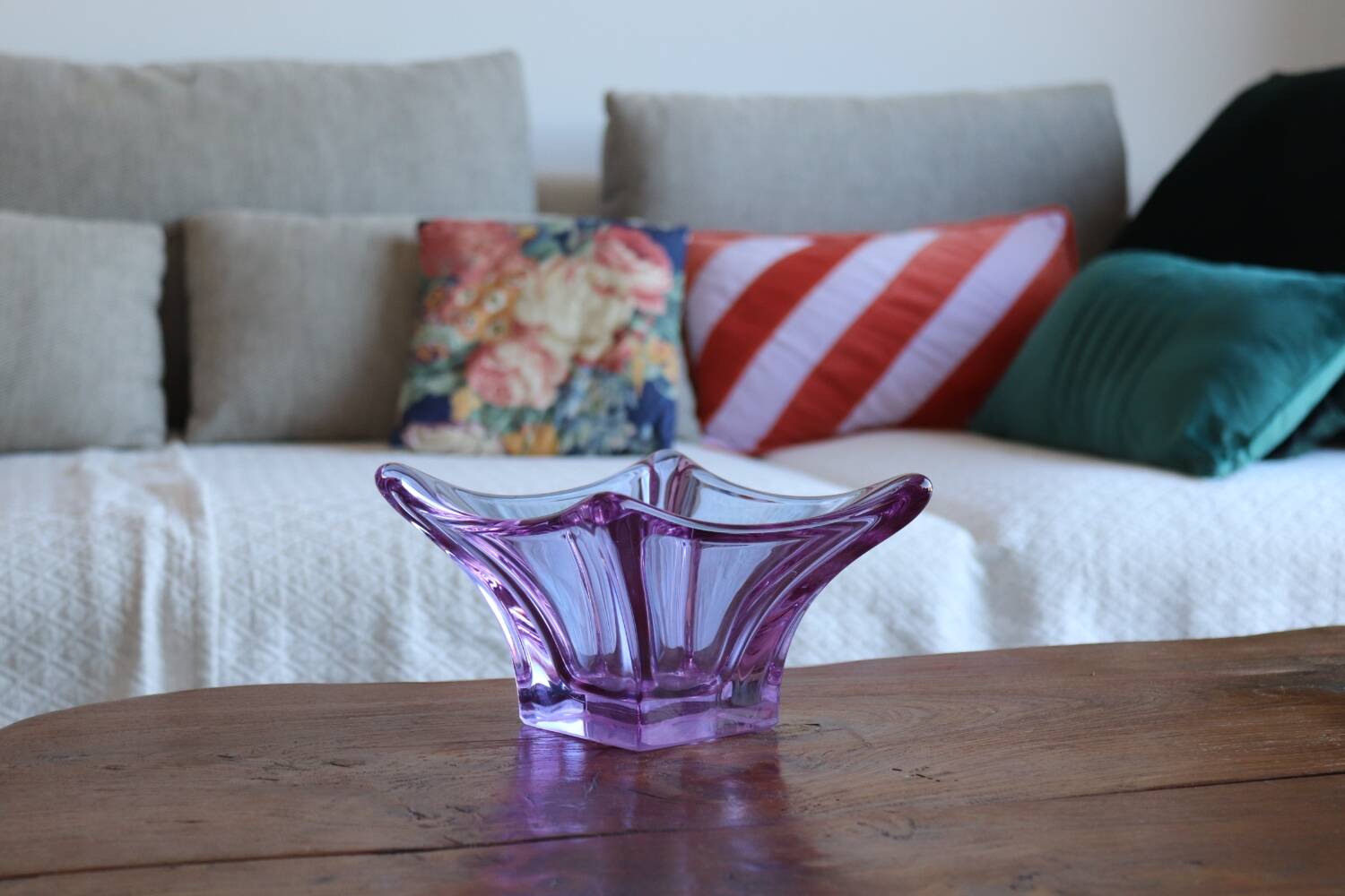 Empty pocket cup in murano purple glass