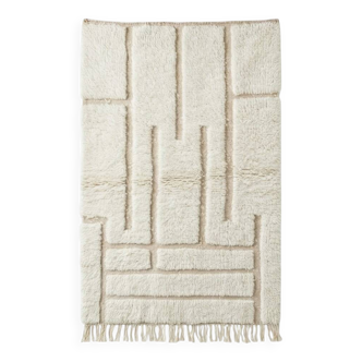 Small Moroccan white rug with graphic pattern 100x150 cm