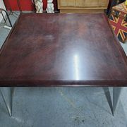 Tabla à manger carrée Modèle M " Série Lang " de Philippe Starck pour Driade Aleph