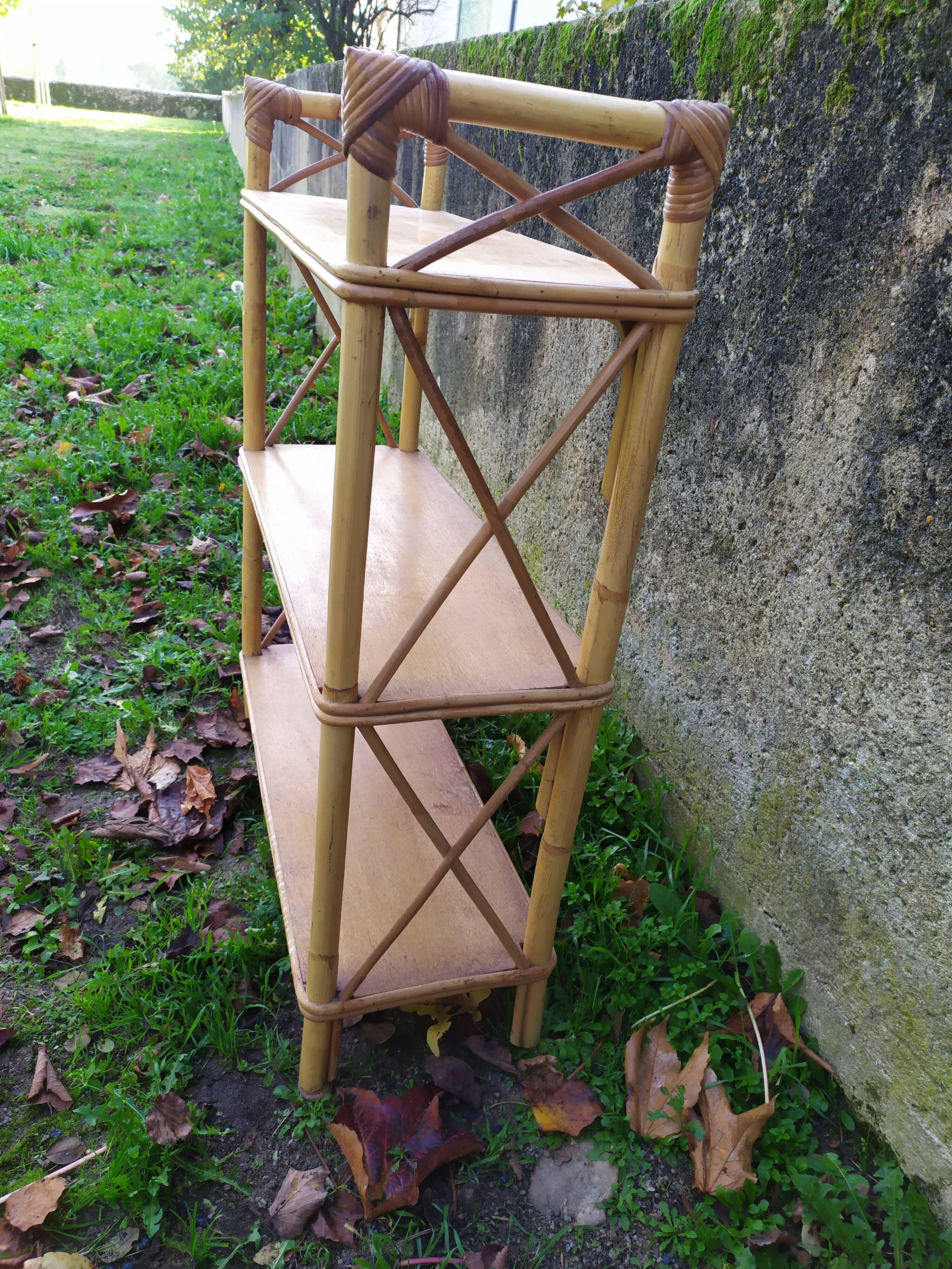 Étagère bambou et rotin années 50-60
