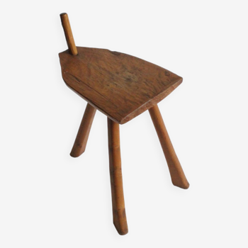 Tabouret tripode brutaliste en bois sculpté, 1950s