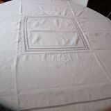 table service 2 tablecloths + 11 mono GC napkins in mixed color