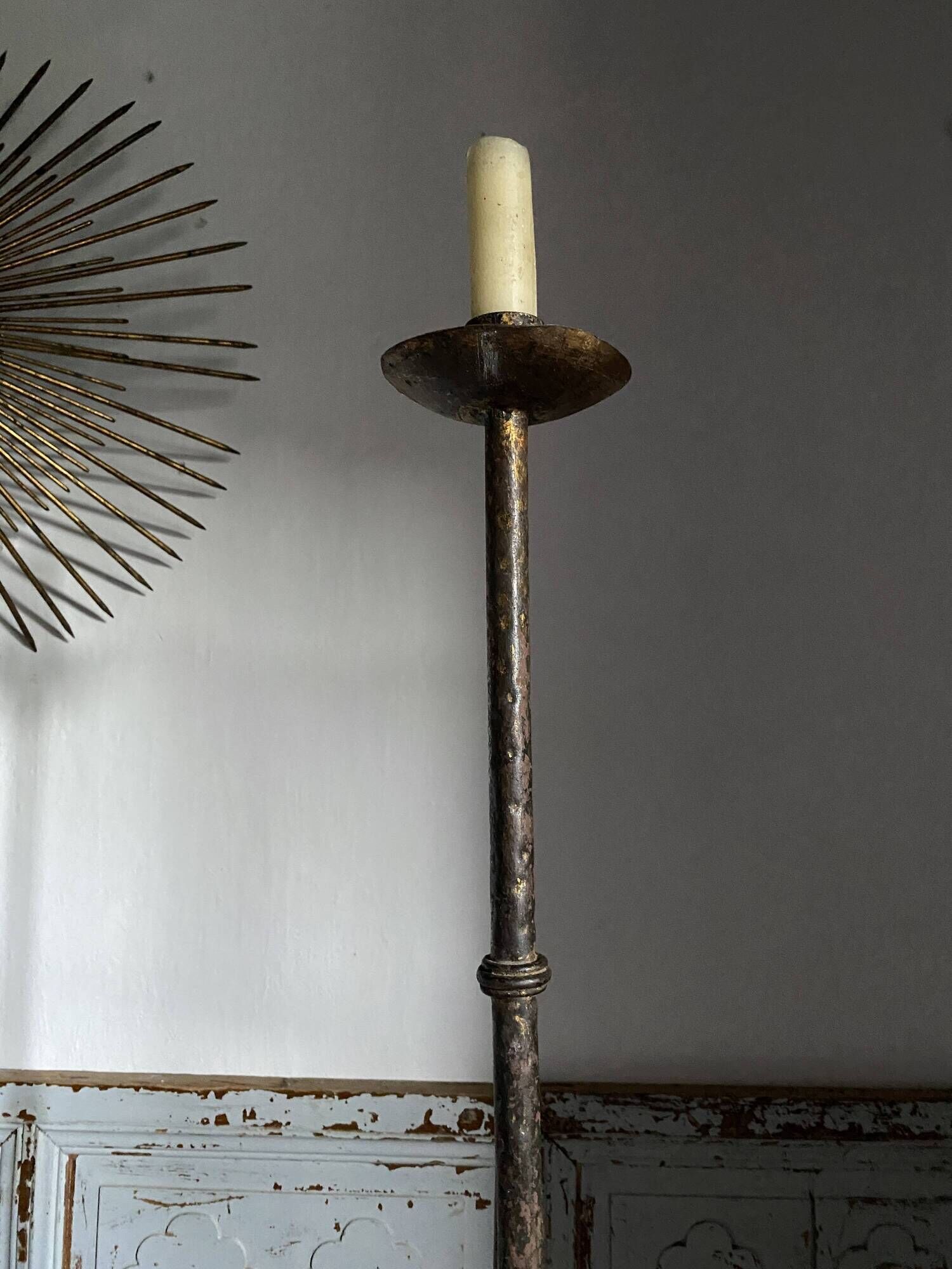 Floor candelabrum
