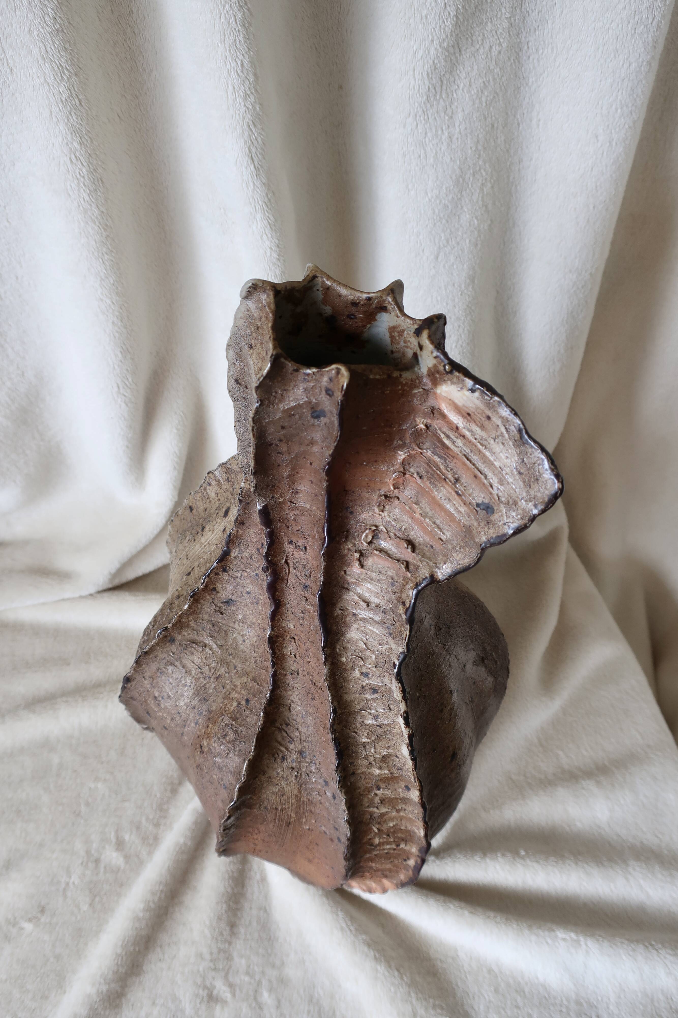 Jean Linard, the milestone, sculptural vase in stoneware, unique piece, in very good condition.