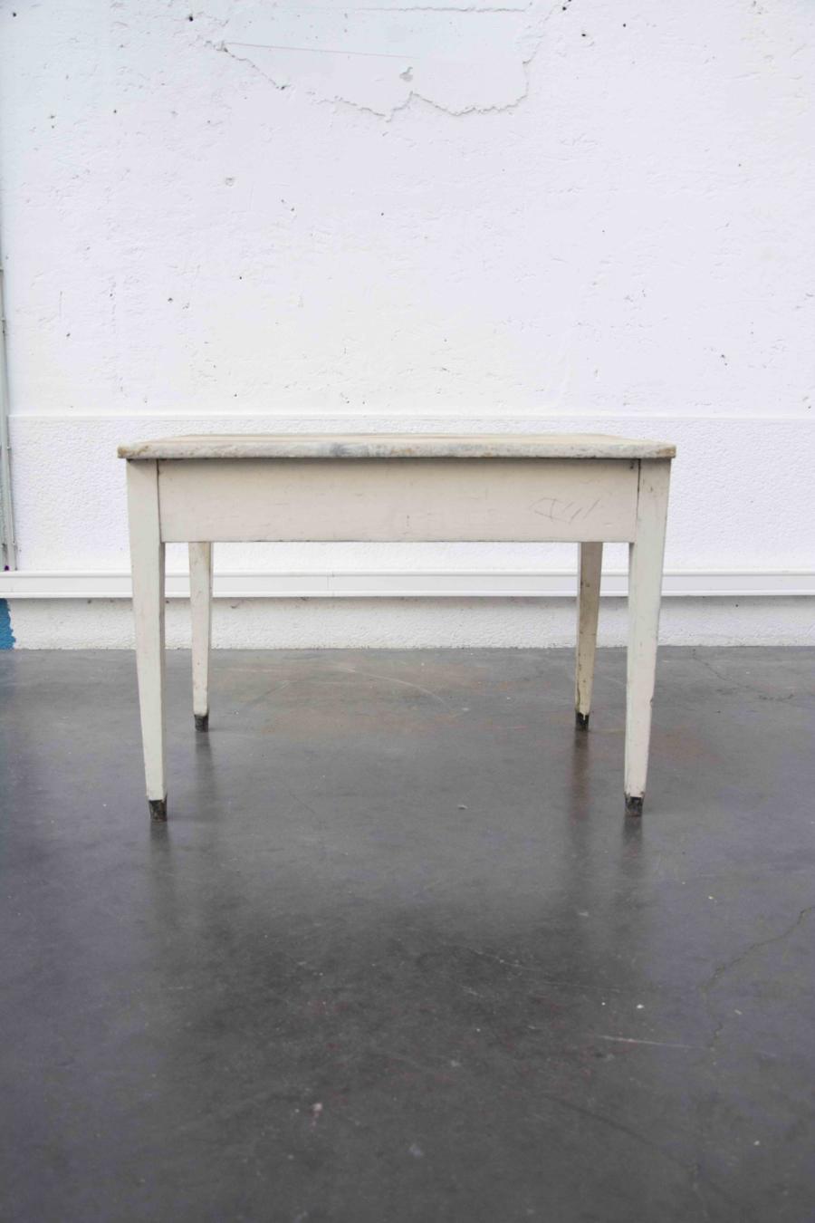 Farm table