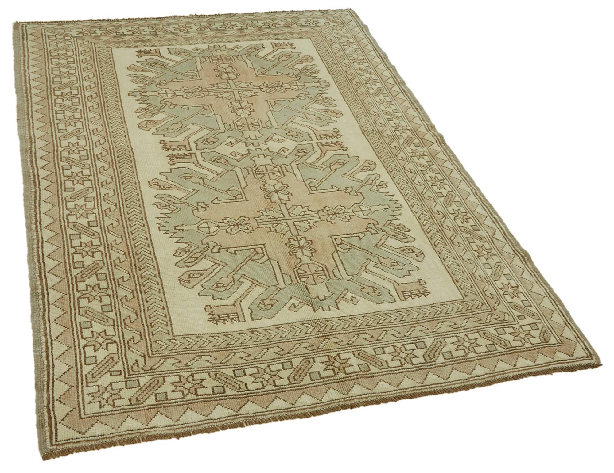 Turkish Vintage Anatolian Rug 135 cm x 188 cm
