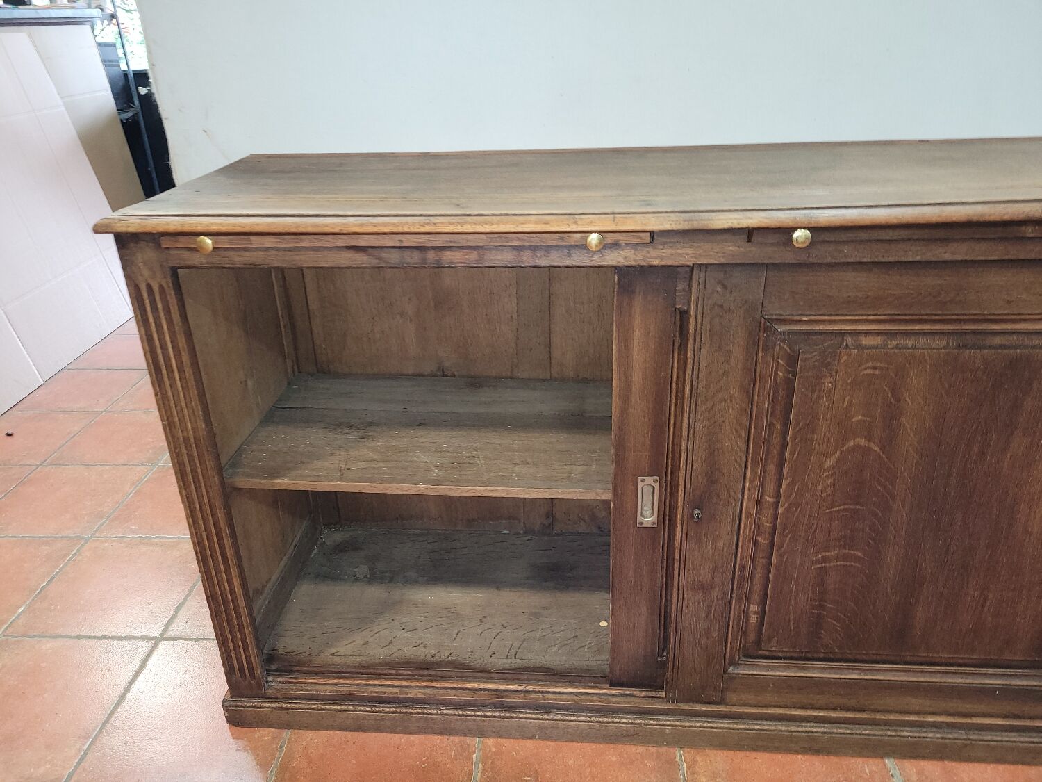 Craft furniture with sliding oak doors