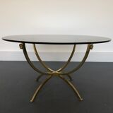 Table basse en laiton et verre fumé années 1970