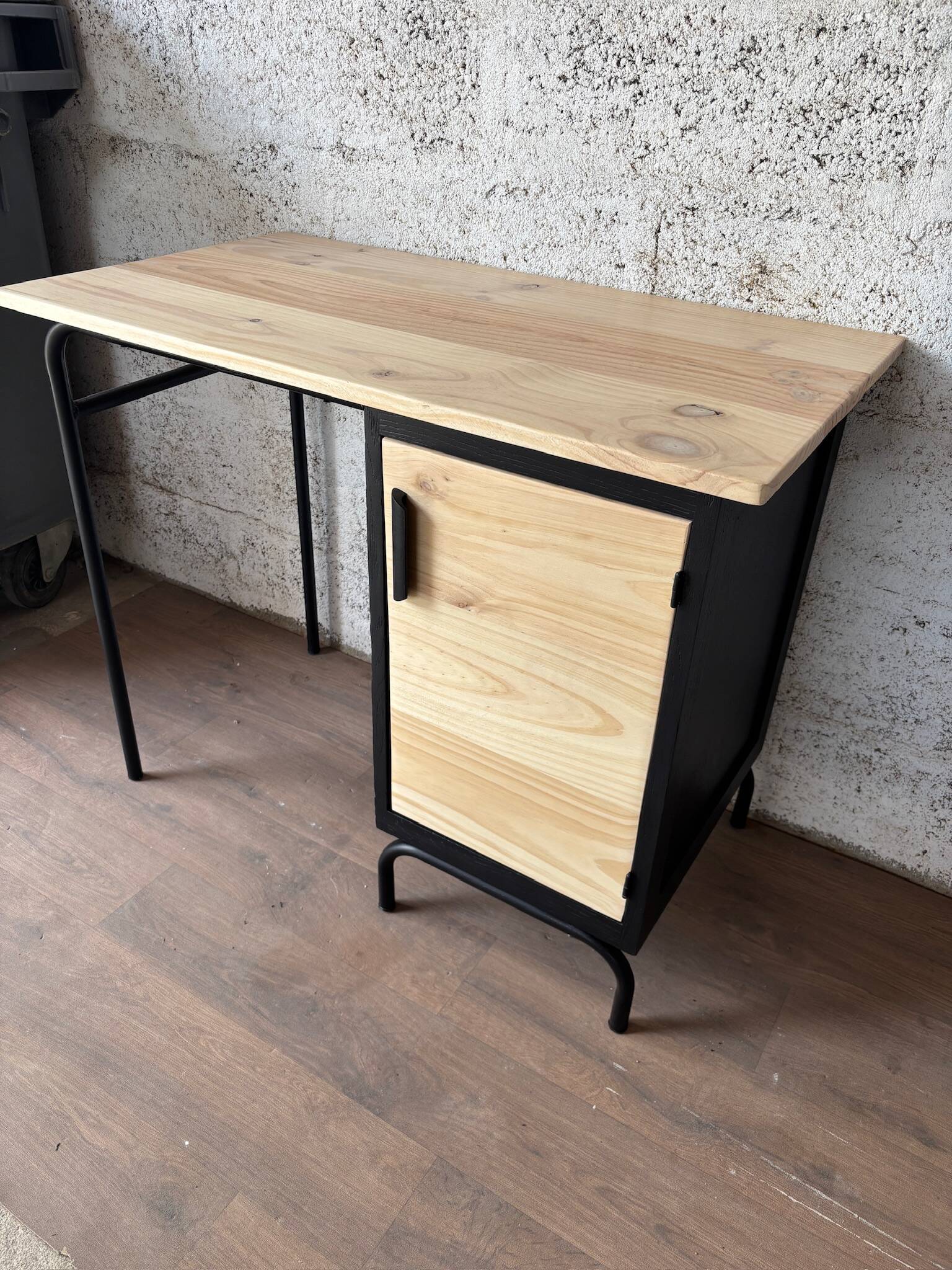 Bureau enfant noir et bois