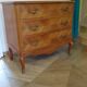 Commode 3 tiroirs style Louis XV en bois massif