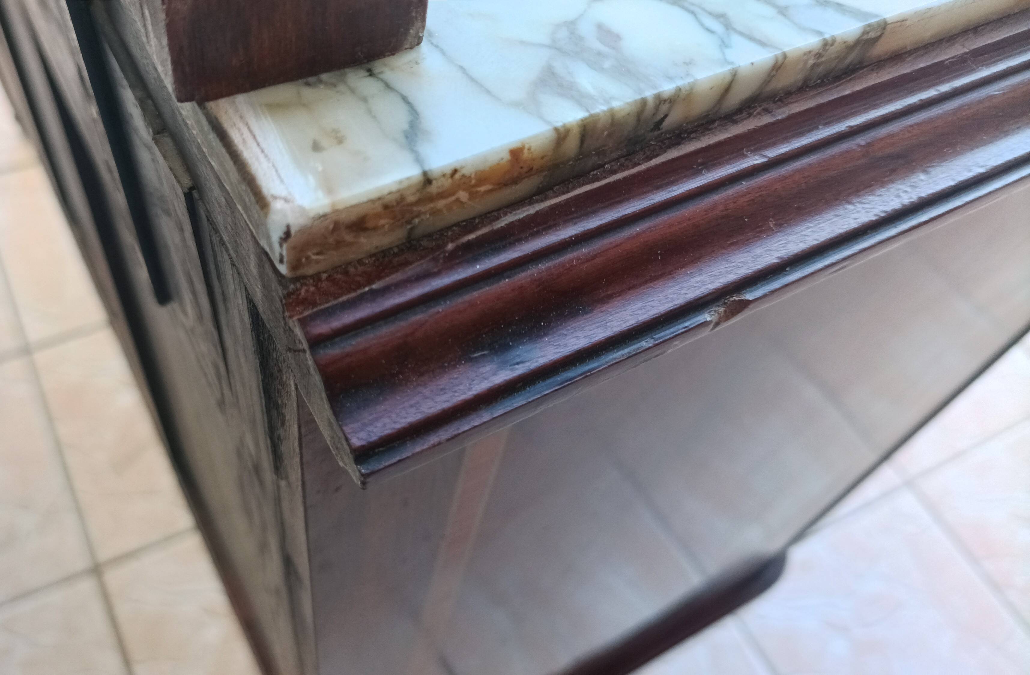 Buffet desserte Louis XVI en placage d'acajou et marqueterie de bois précie