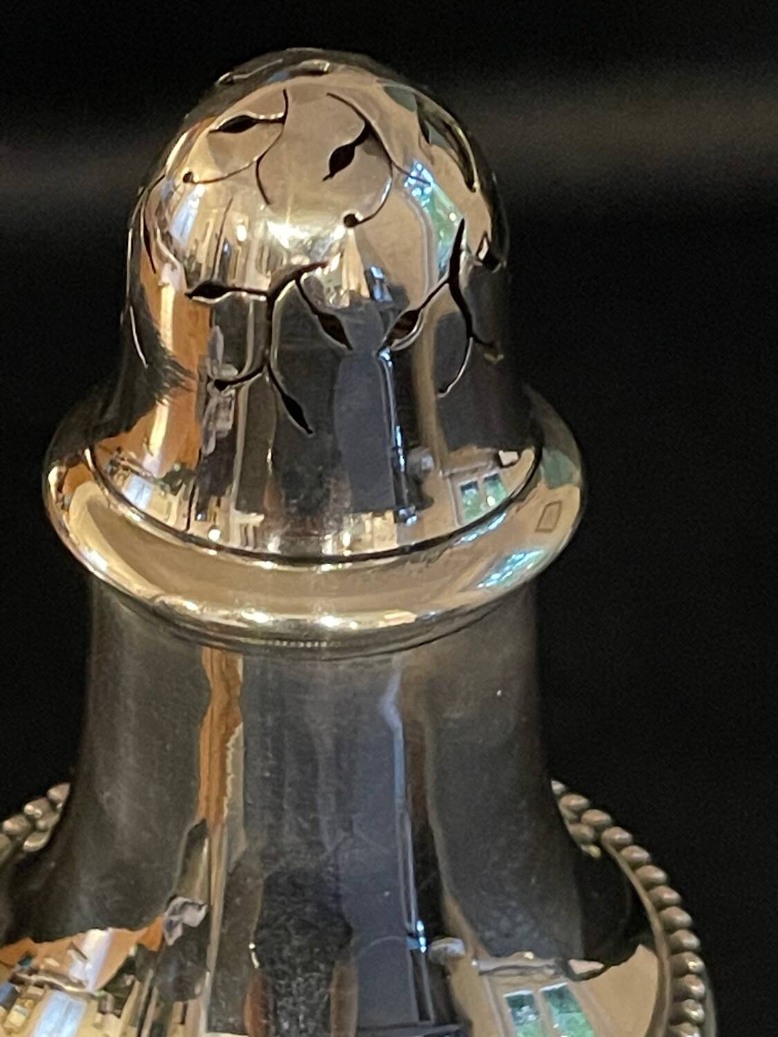 Solid silver sprinkler, neck brace hallmark, very good condition