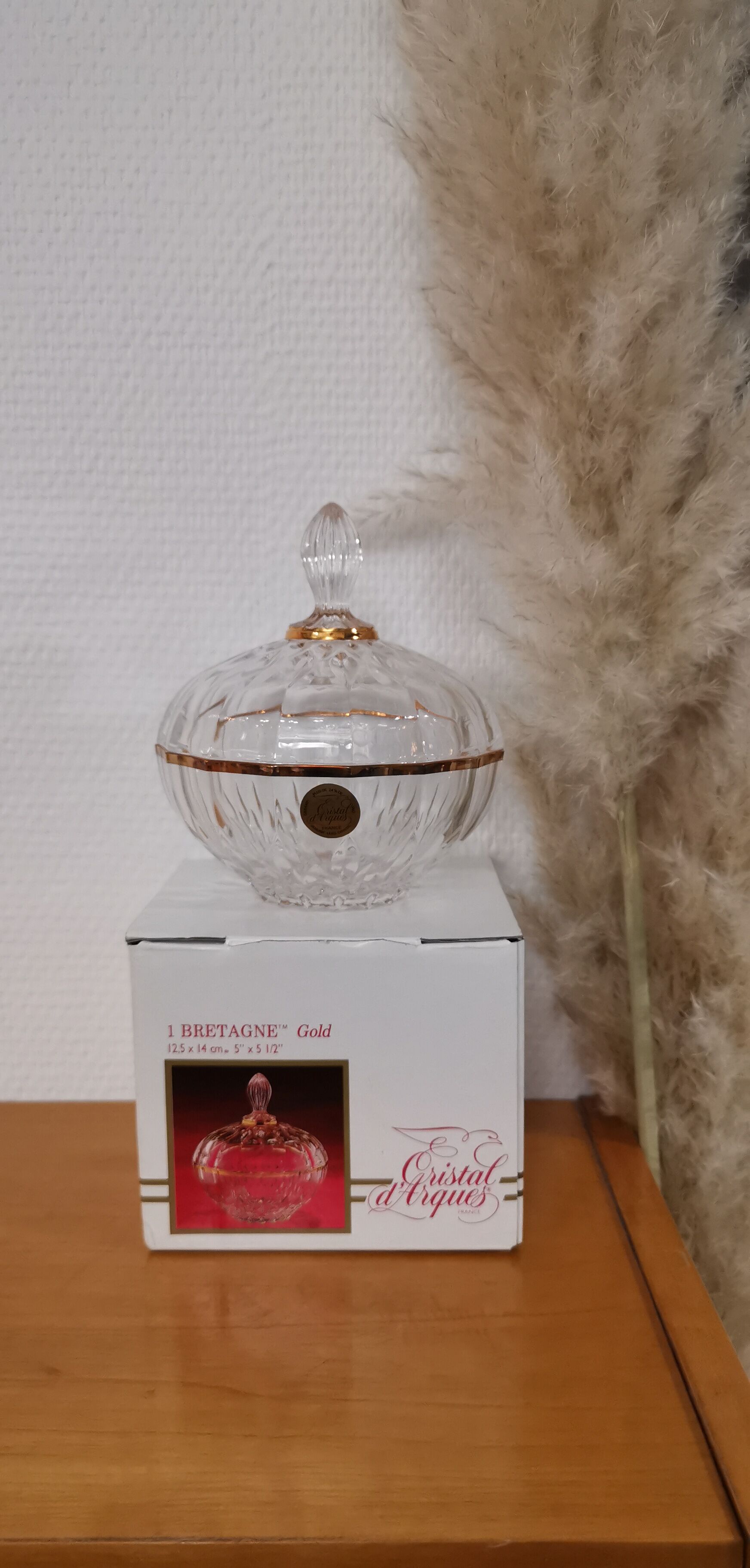 Sweetening or candy box crystal of Arques