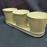 Pots and white metal support patinated batch of 4 decorative items