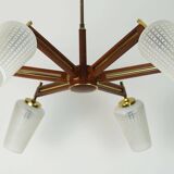Lustre en teck, laiton et verre à 8 lumières de style sputnik des années 1960.