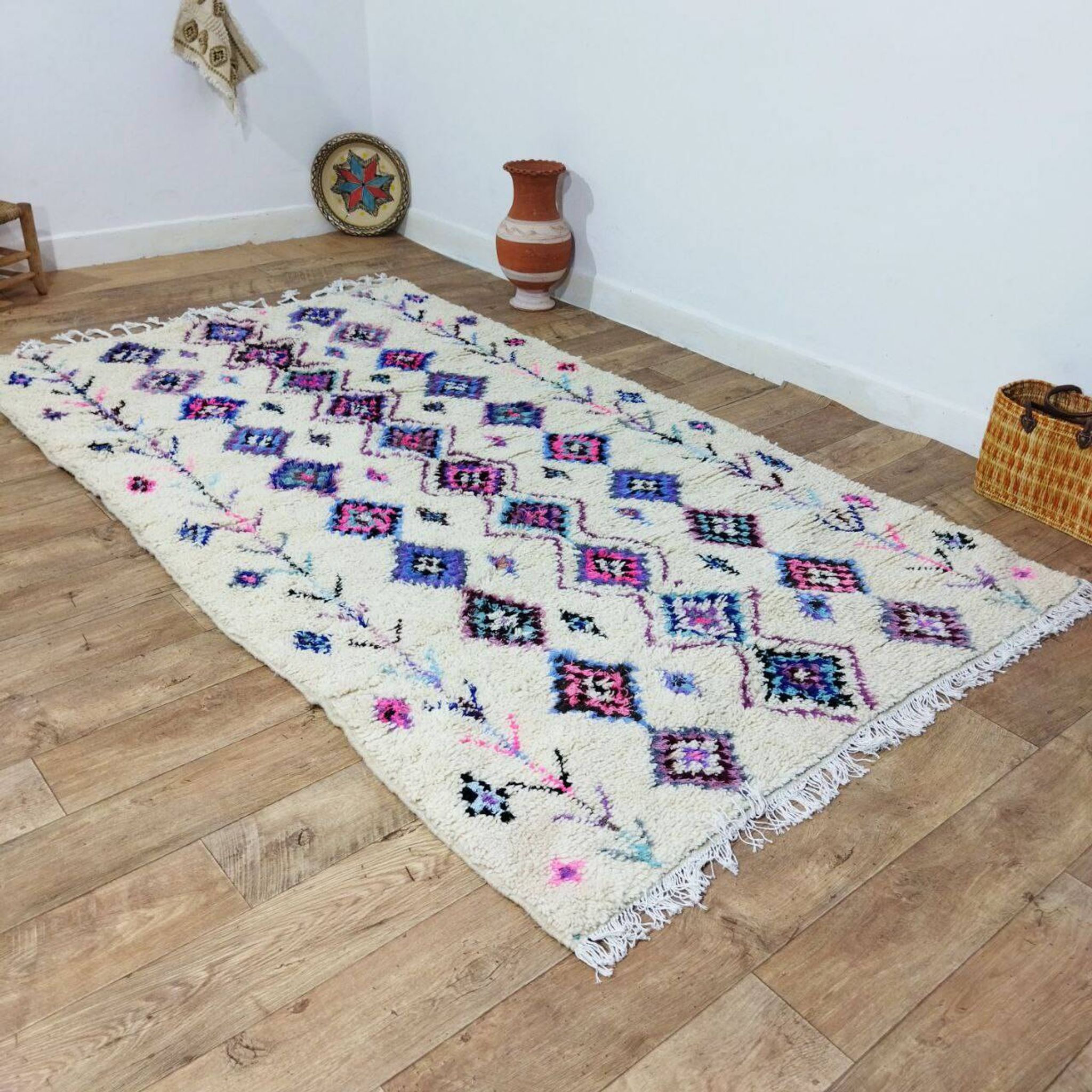 Handmade moroccan berber rug 217 x 117 cm