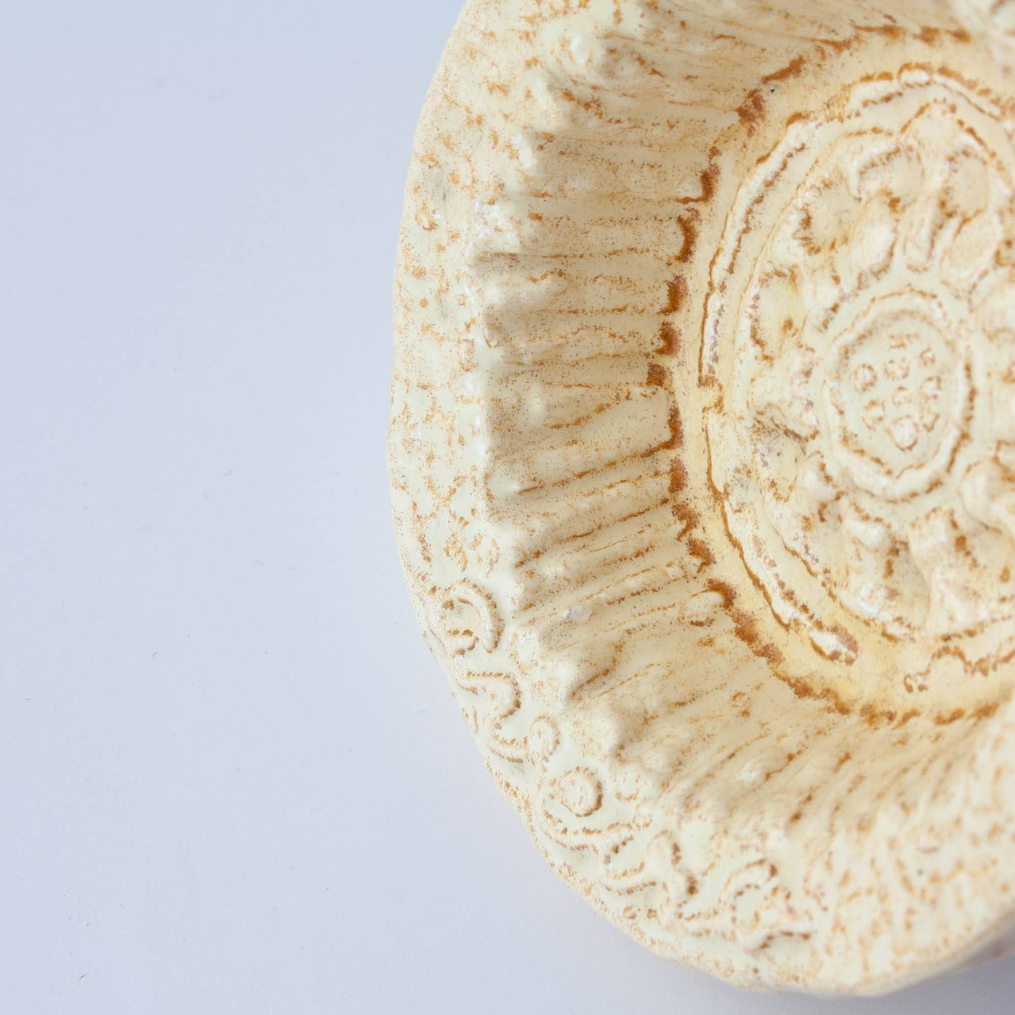 1970s Beige Textured Ceramic Ashtray from Aleluia