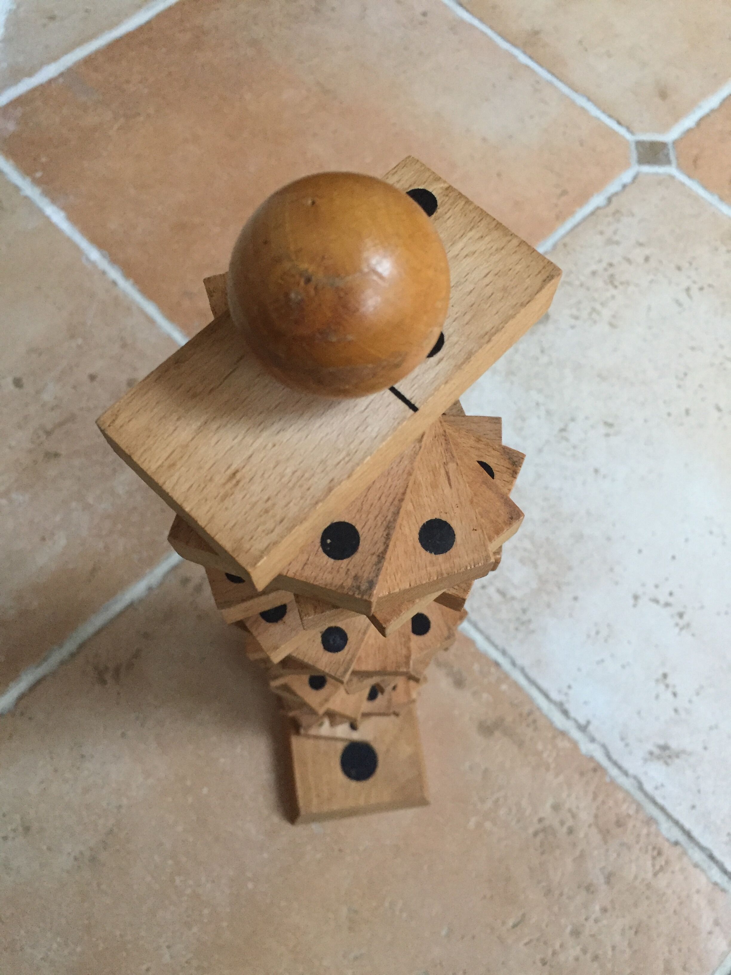 Jeu de dominos ancien en bois et vertical