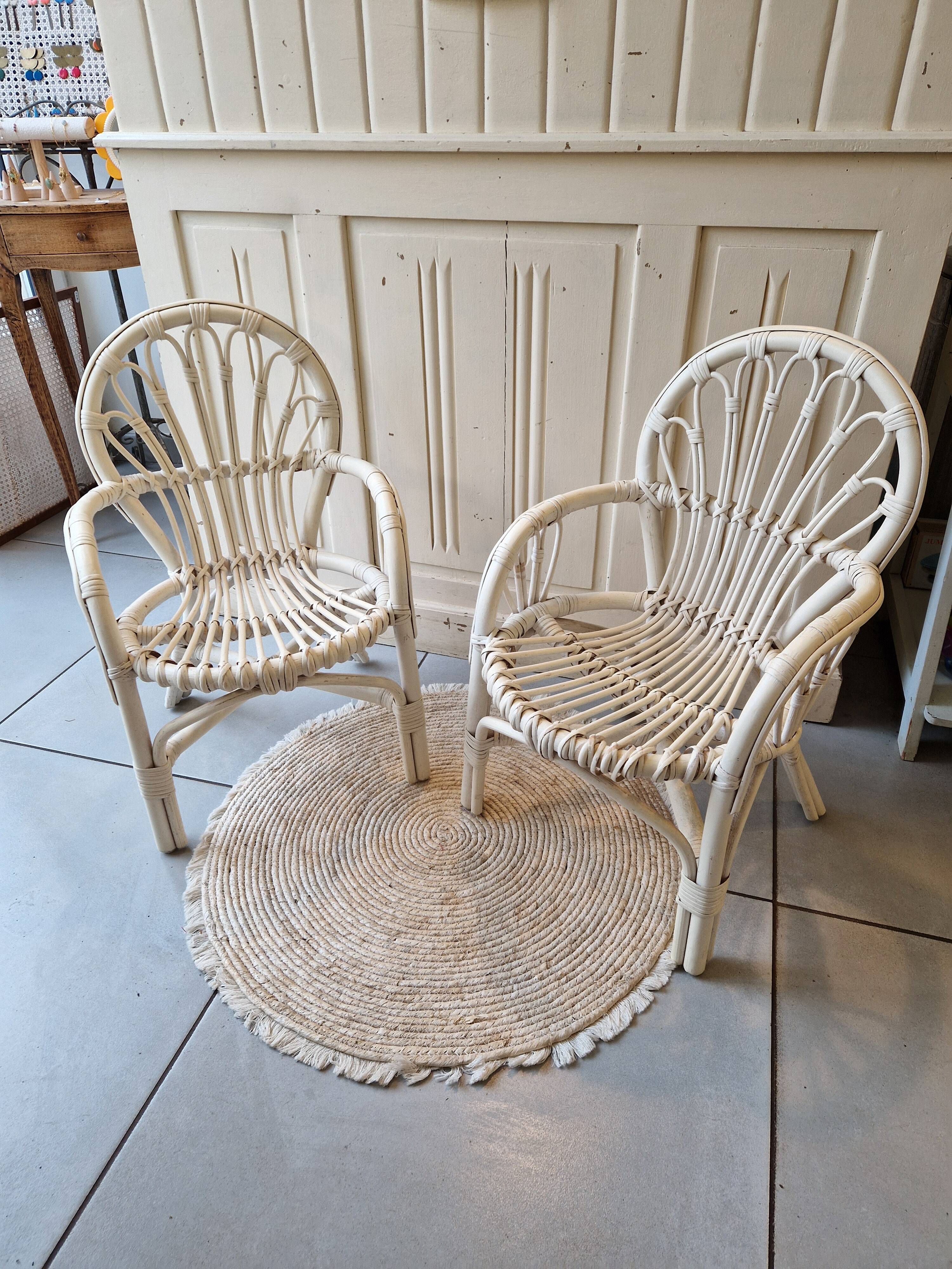 Set of 2 rattan children's chairs