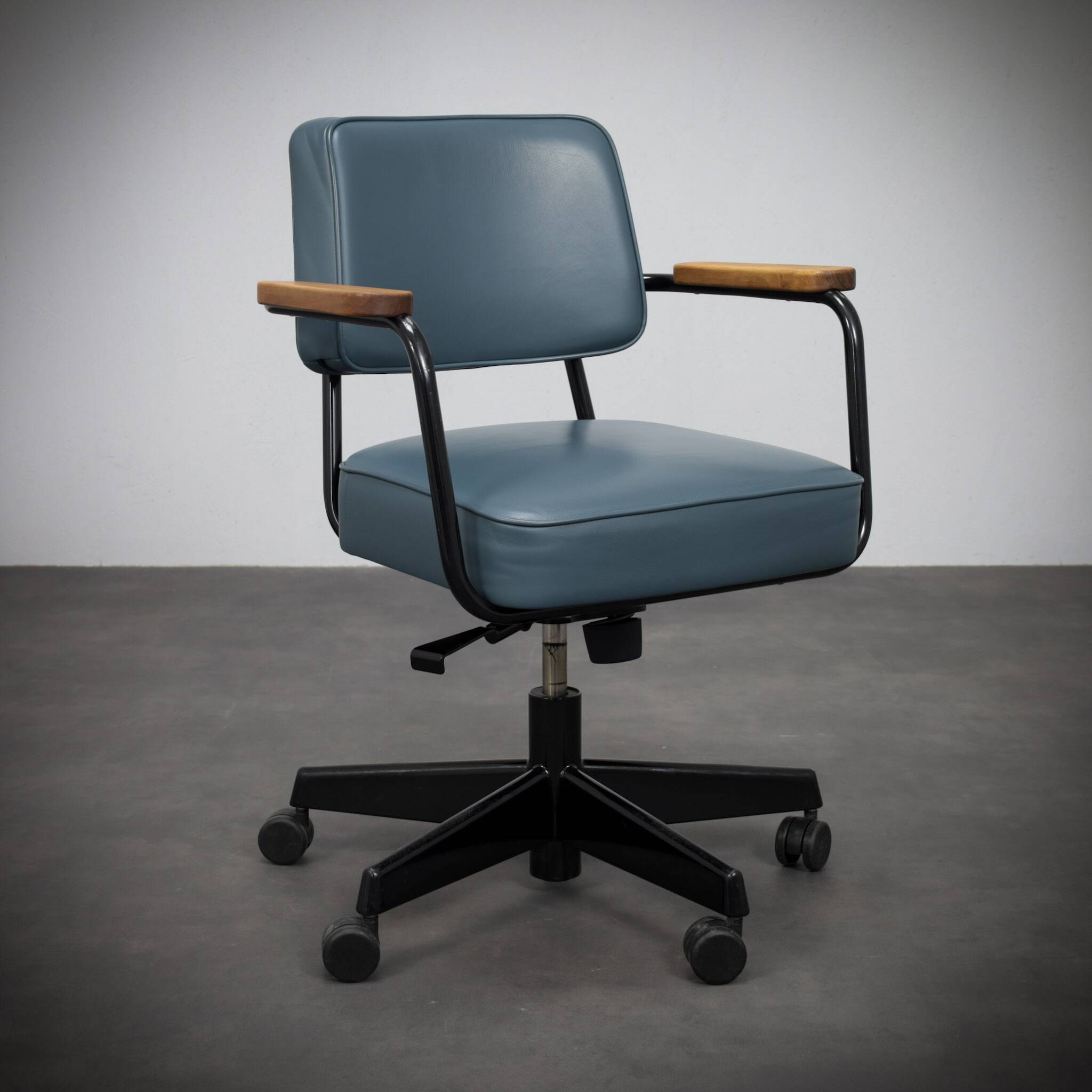 Direction Pivoting Office Chair by Jean Prouvé for Vitra, 1951
