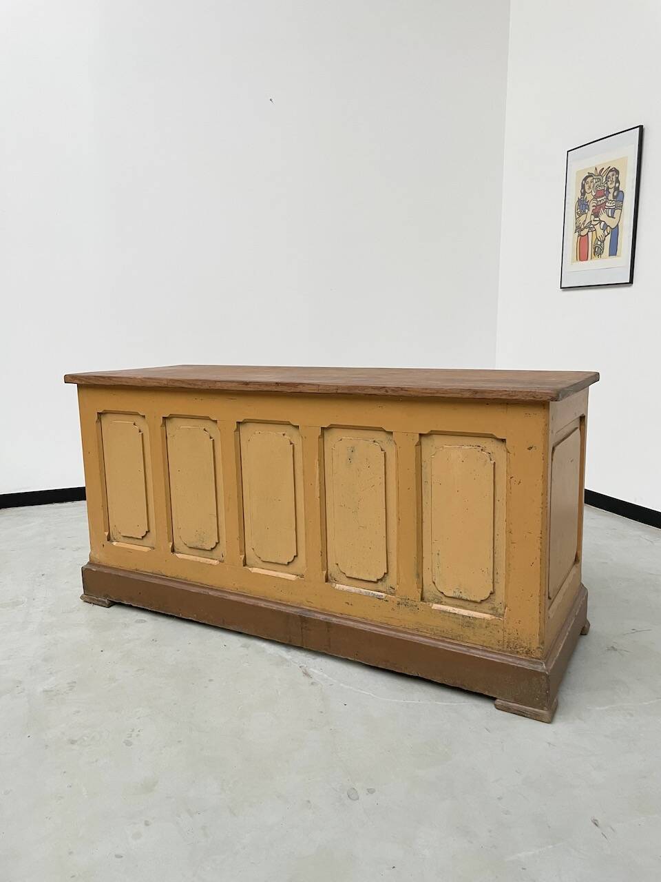 Yellow patina commercial counter from the 50s