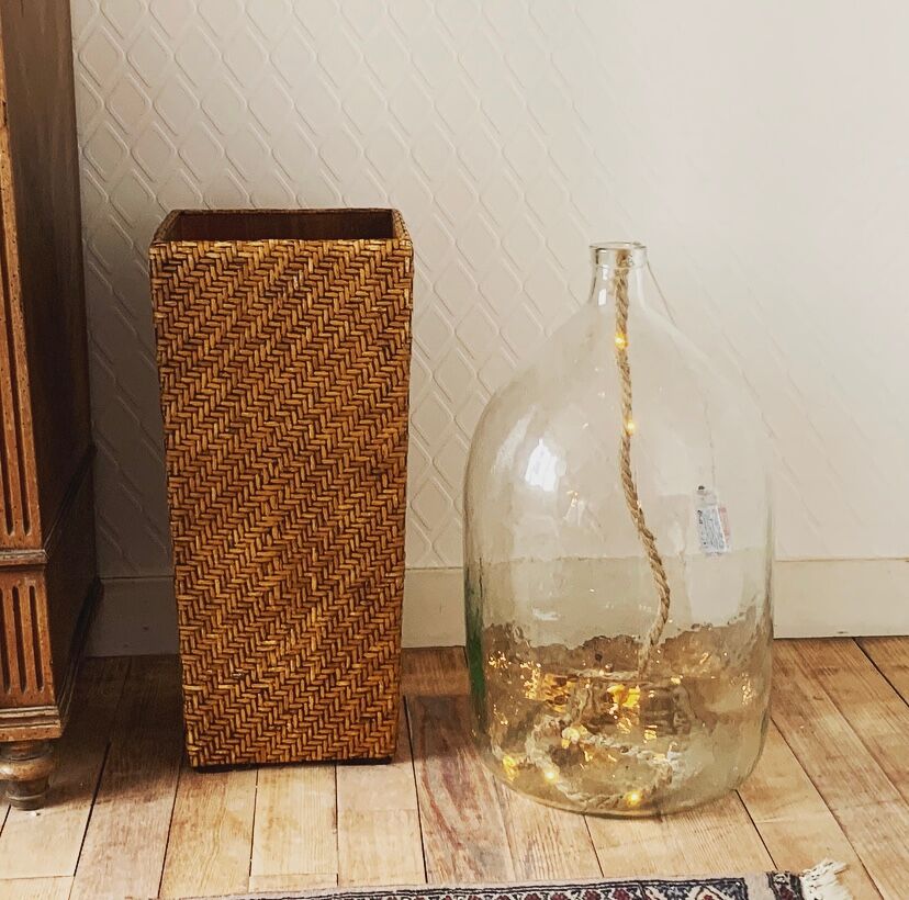 Rattan umbrella door