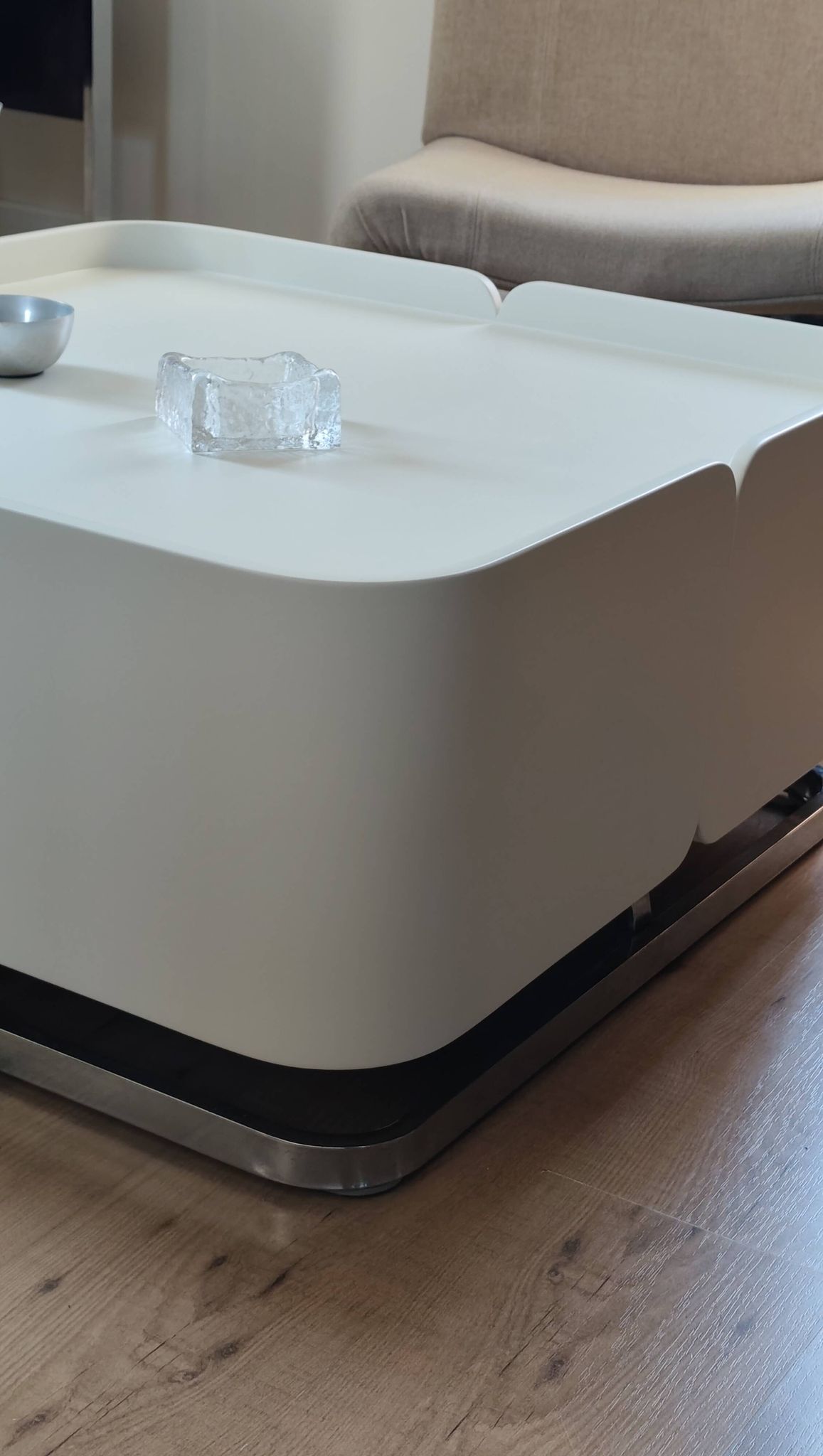 Table basse italienne space age, pièce unique, épreuve de designer