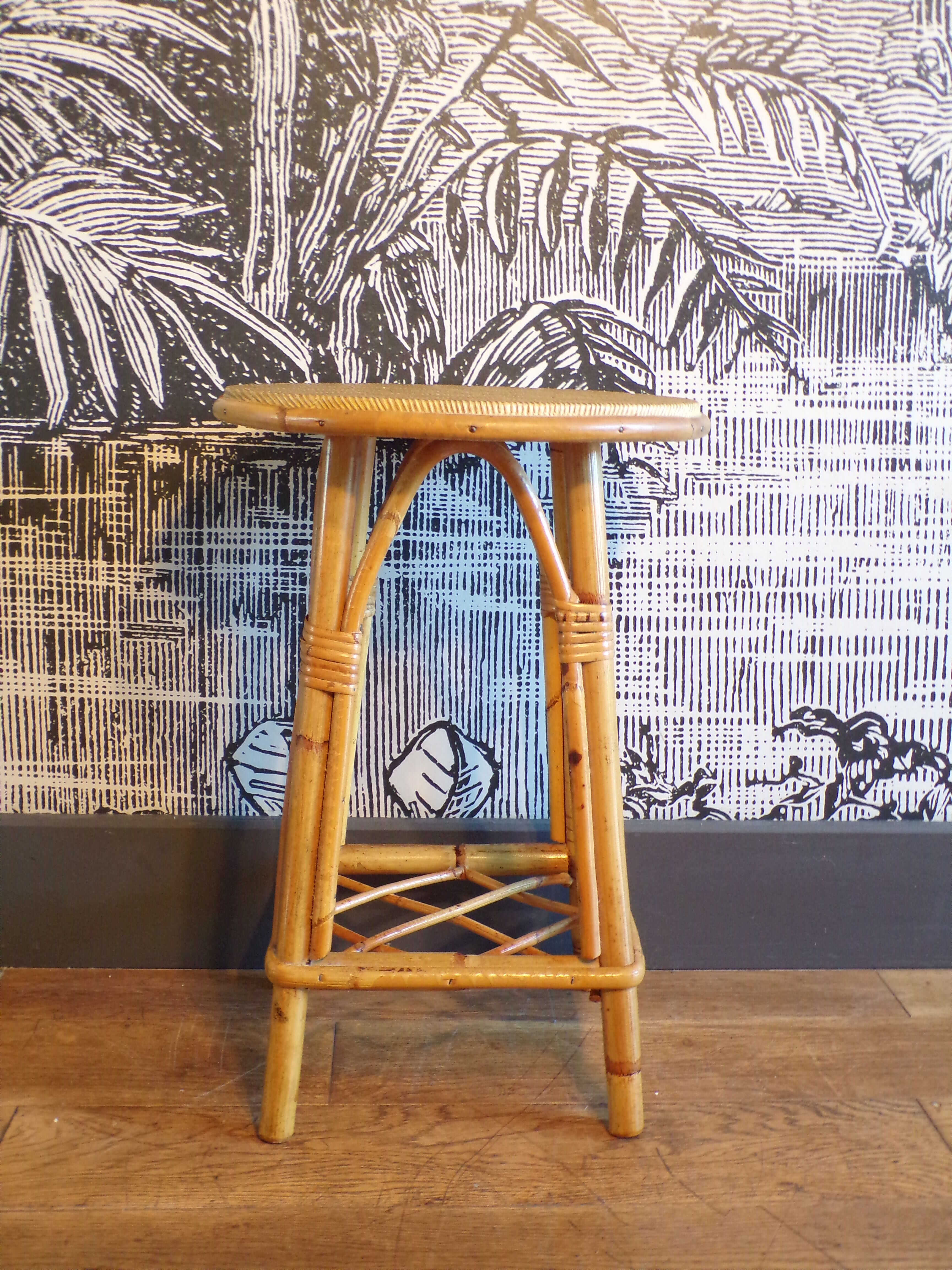 Vintage wicker tabouret