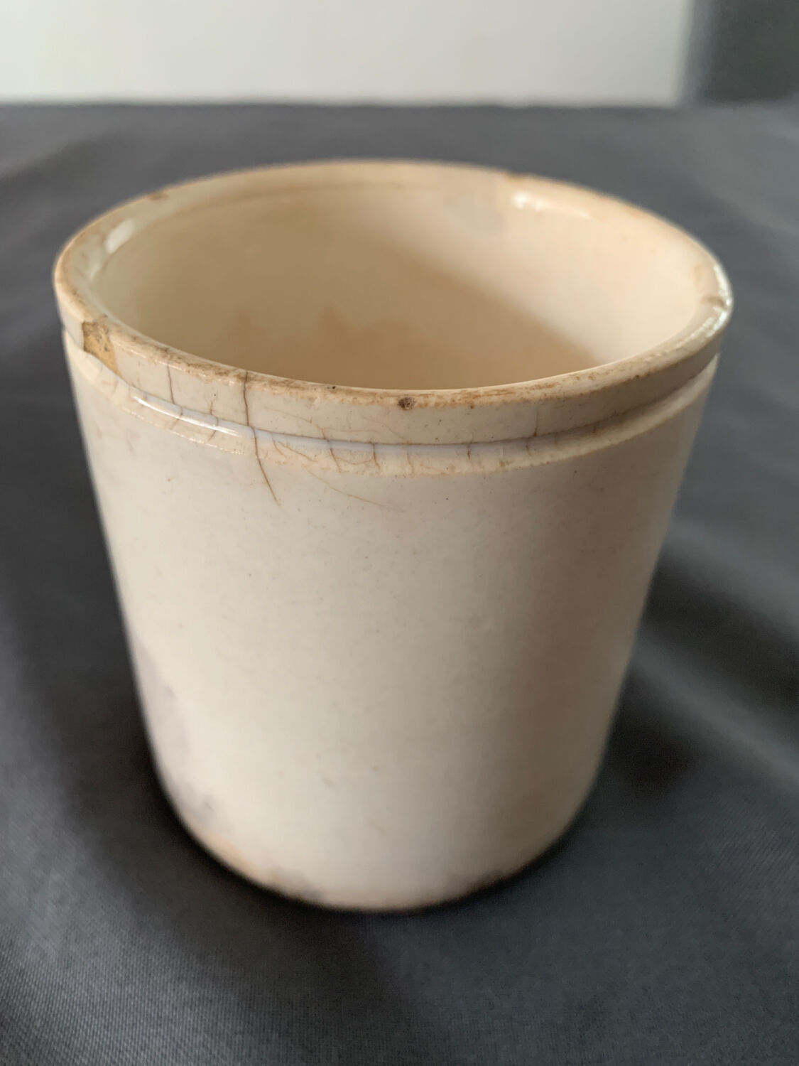 Old ceramic pot Maling Newcastle