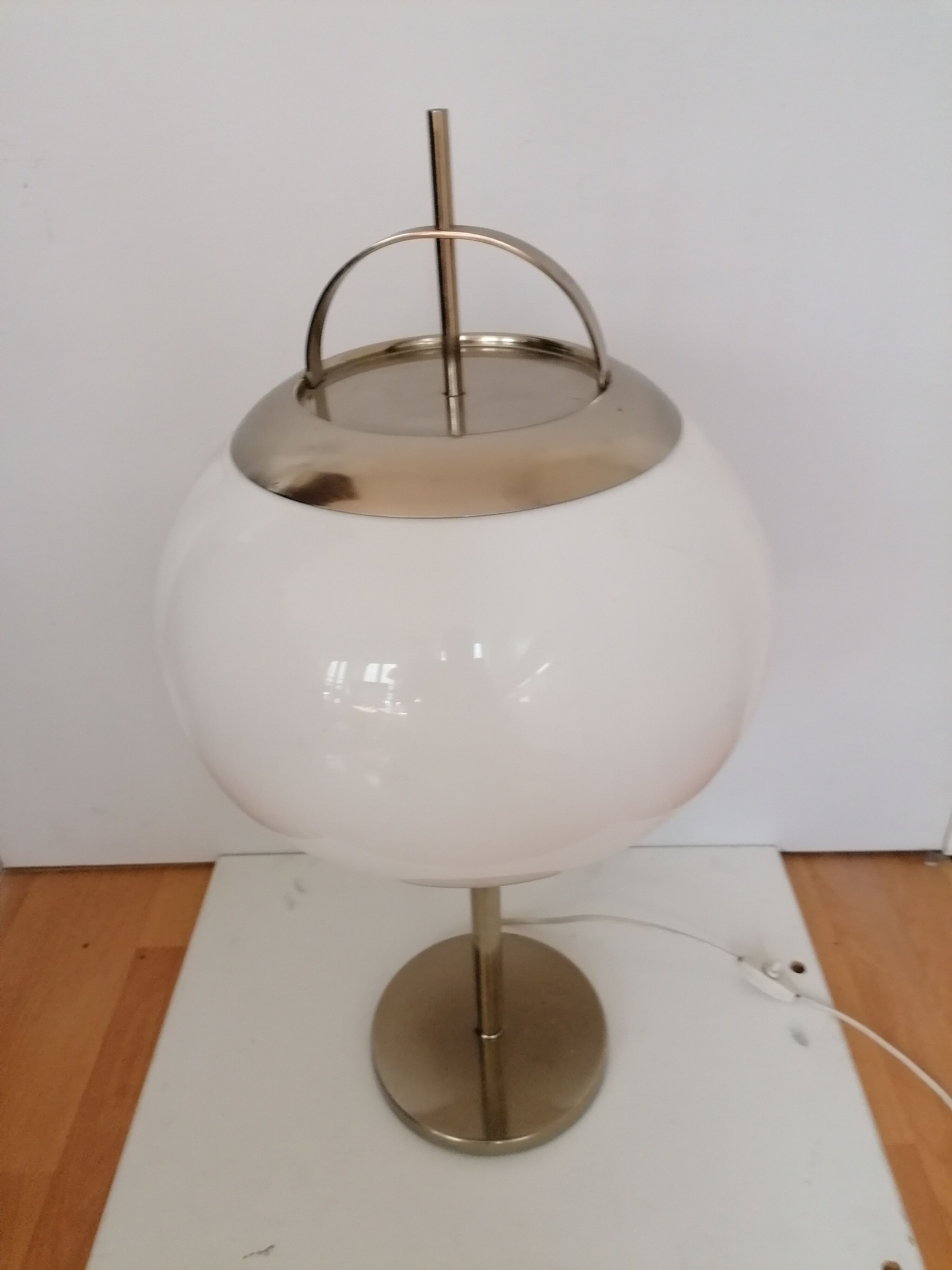 Harvey Guzzini vintage lamp design