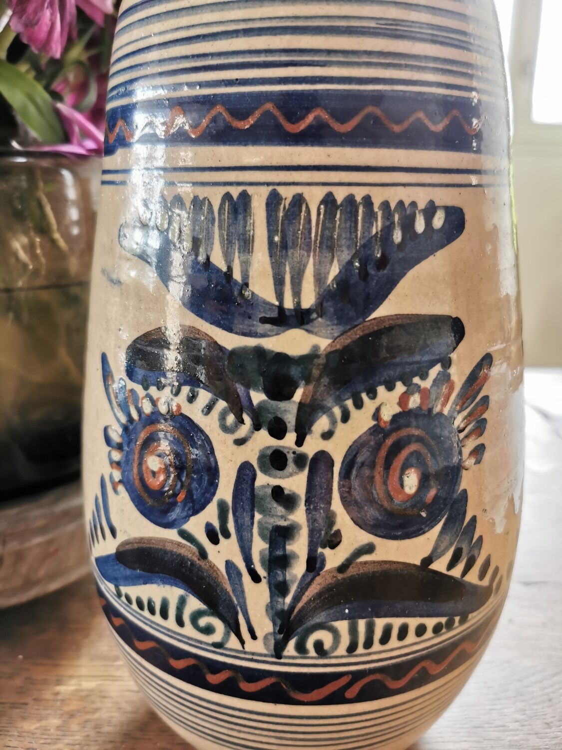 Earthen vase