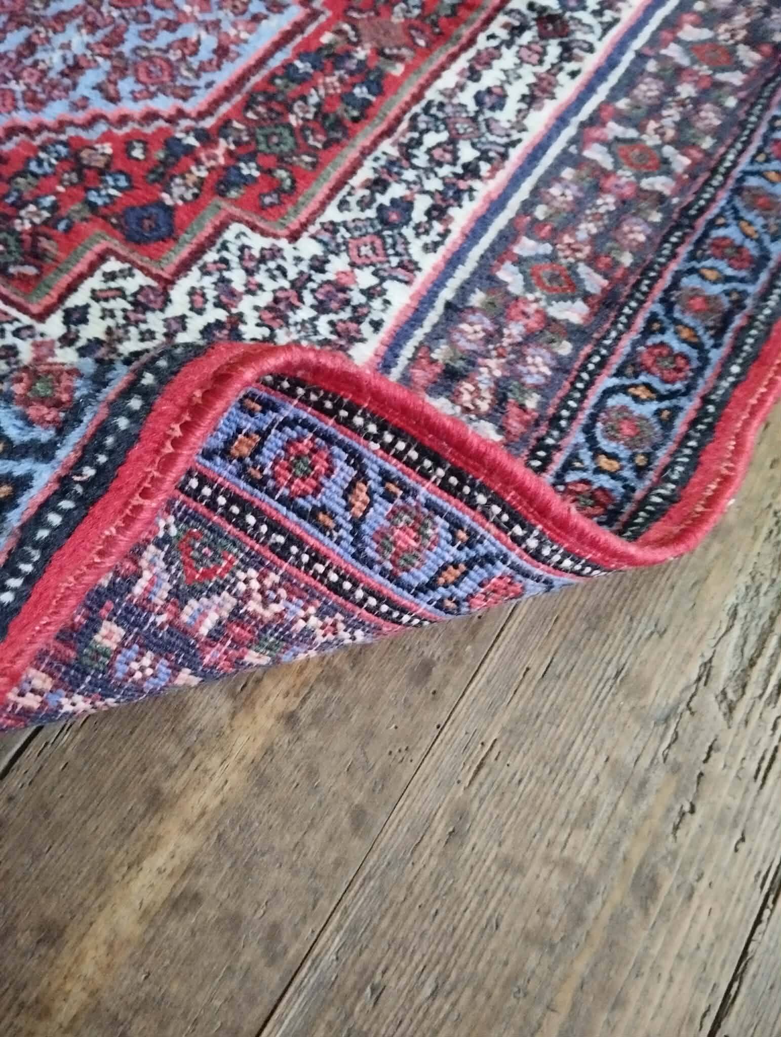 Handmade Persian Senneh rug 101x73cm