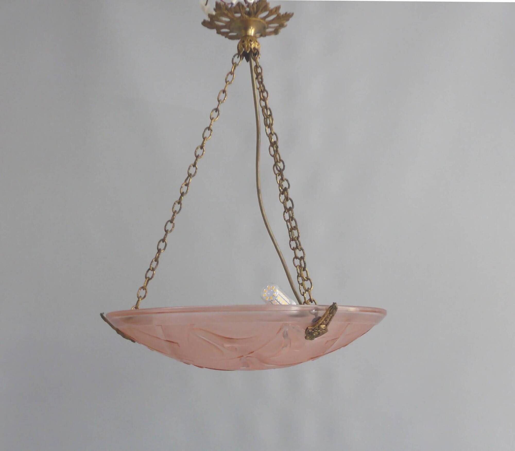 French Art Deco Glass Pendant Light with Chain Suspension, Degue, 1920s - 1930s
