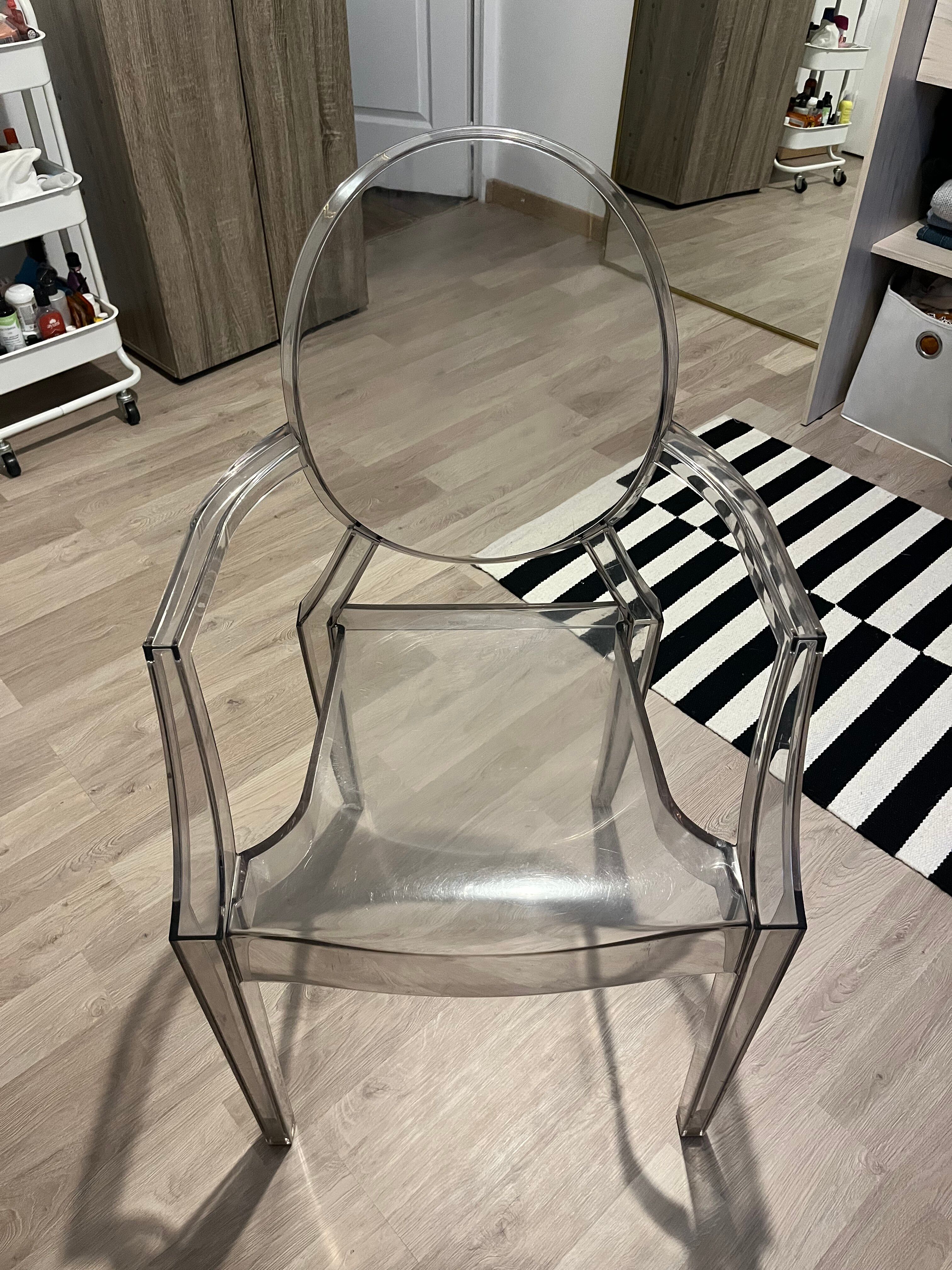 Kartell LOUIS GHOST chair by Philippe Starck