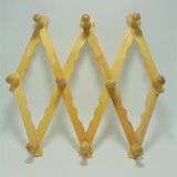 Accordion hooks