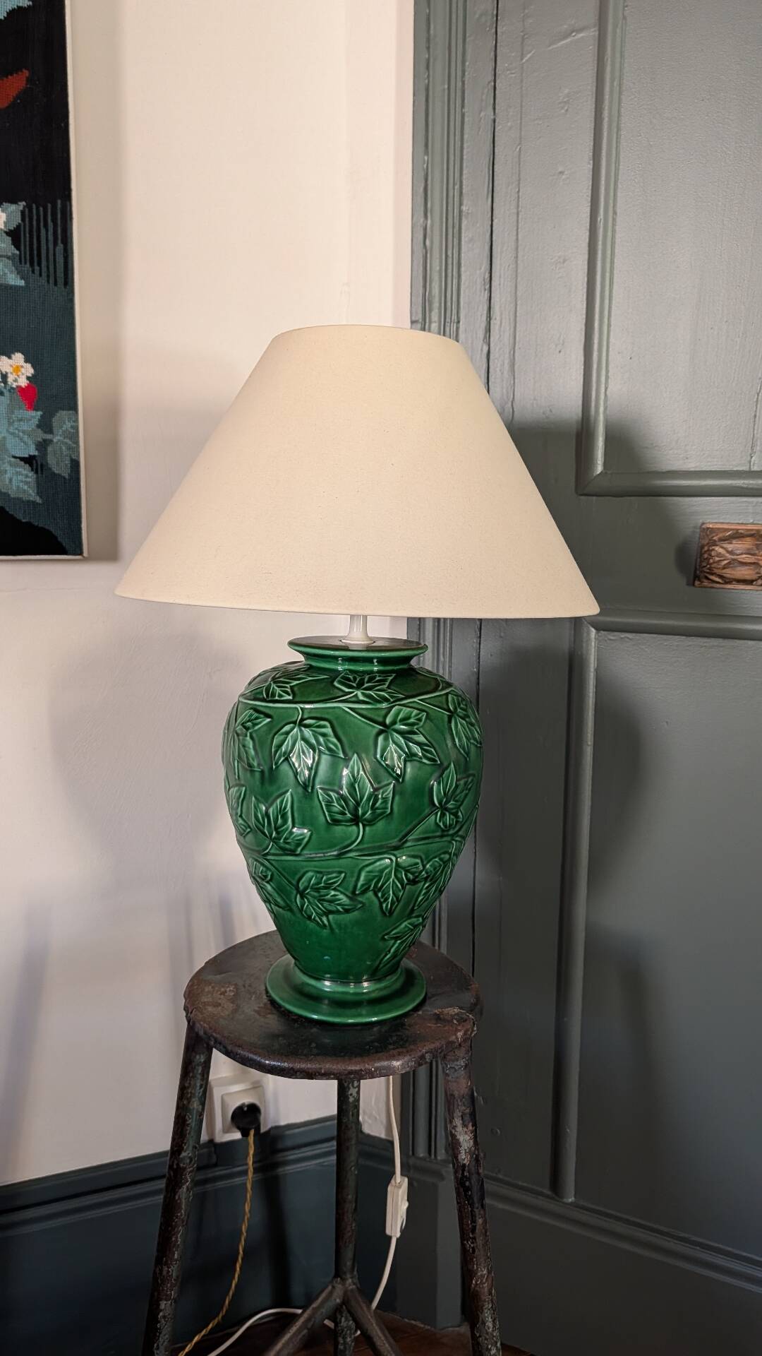Green ceramic lamp with ivy decoration 70-80