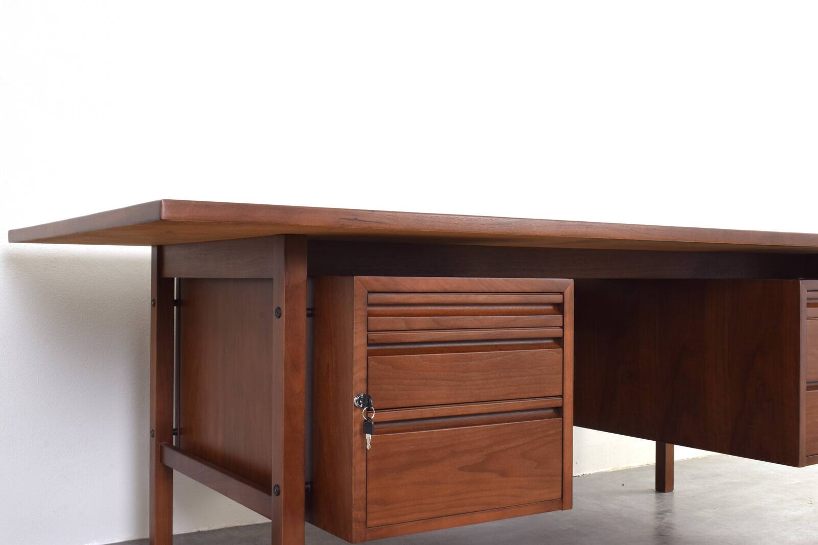Mid-Century Large American Walnut Executive Desk
