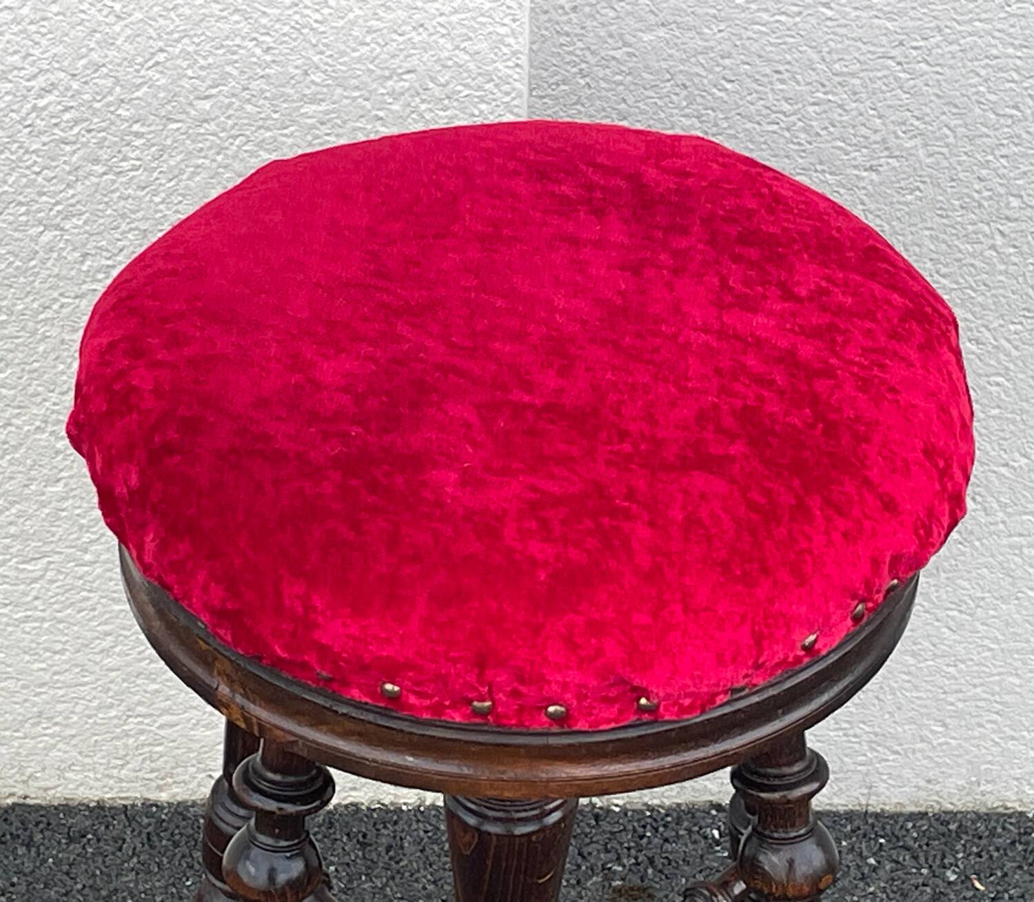 Napoleon III piano stool