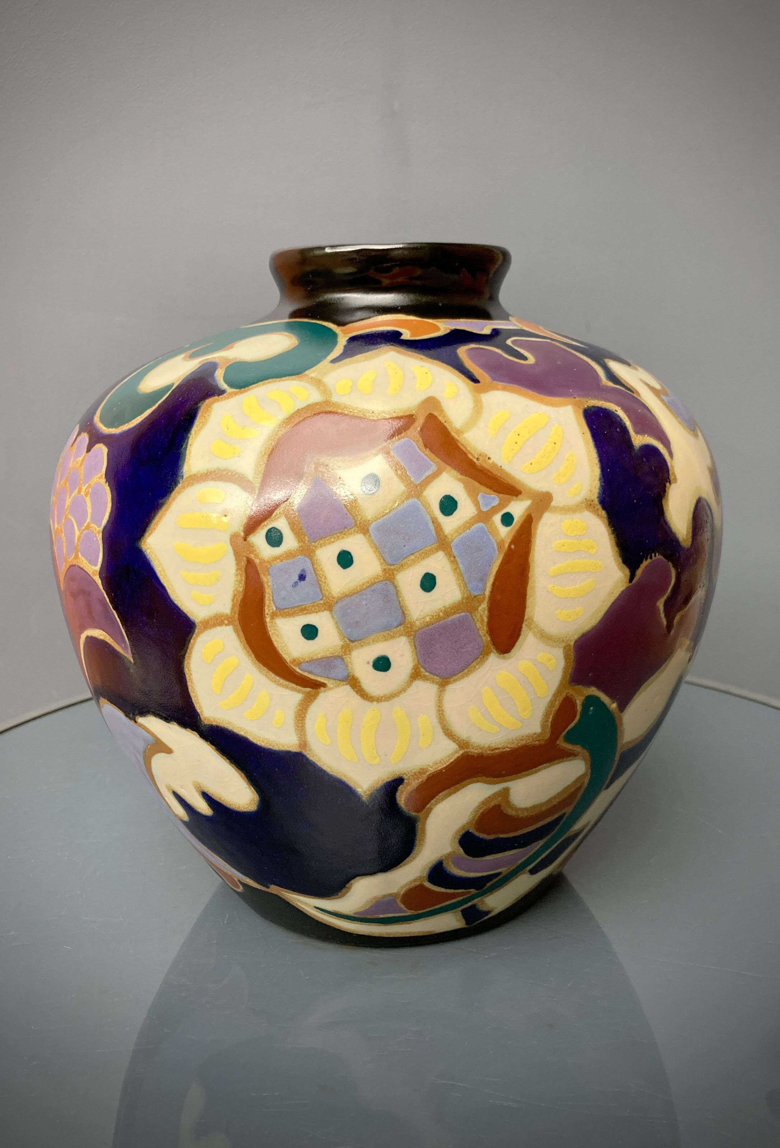 Aca vase by Lena Tonoda