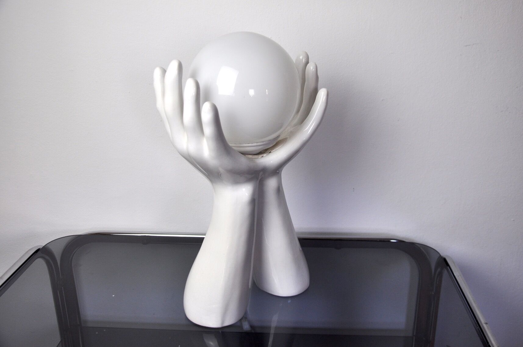 White ceramic "Hands" lamp France 1980