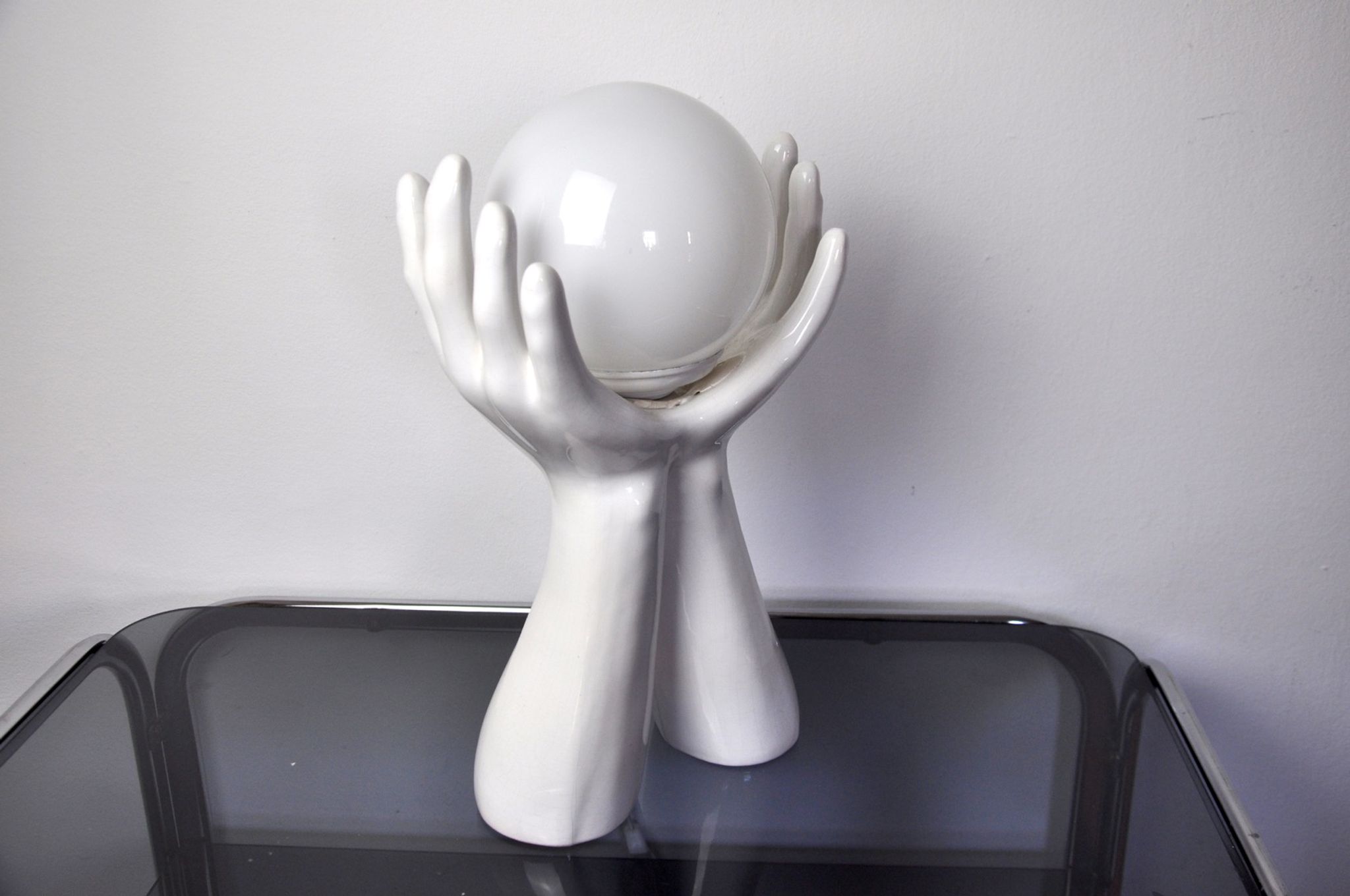 Lampe "Mains" en céramique blanche France 1980