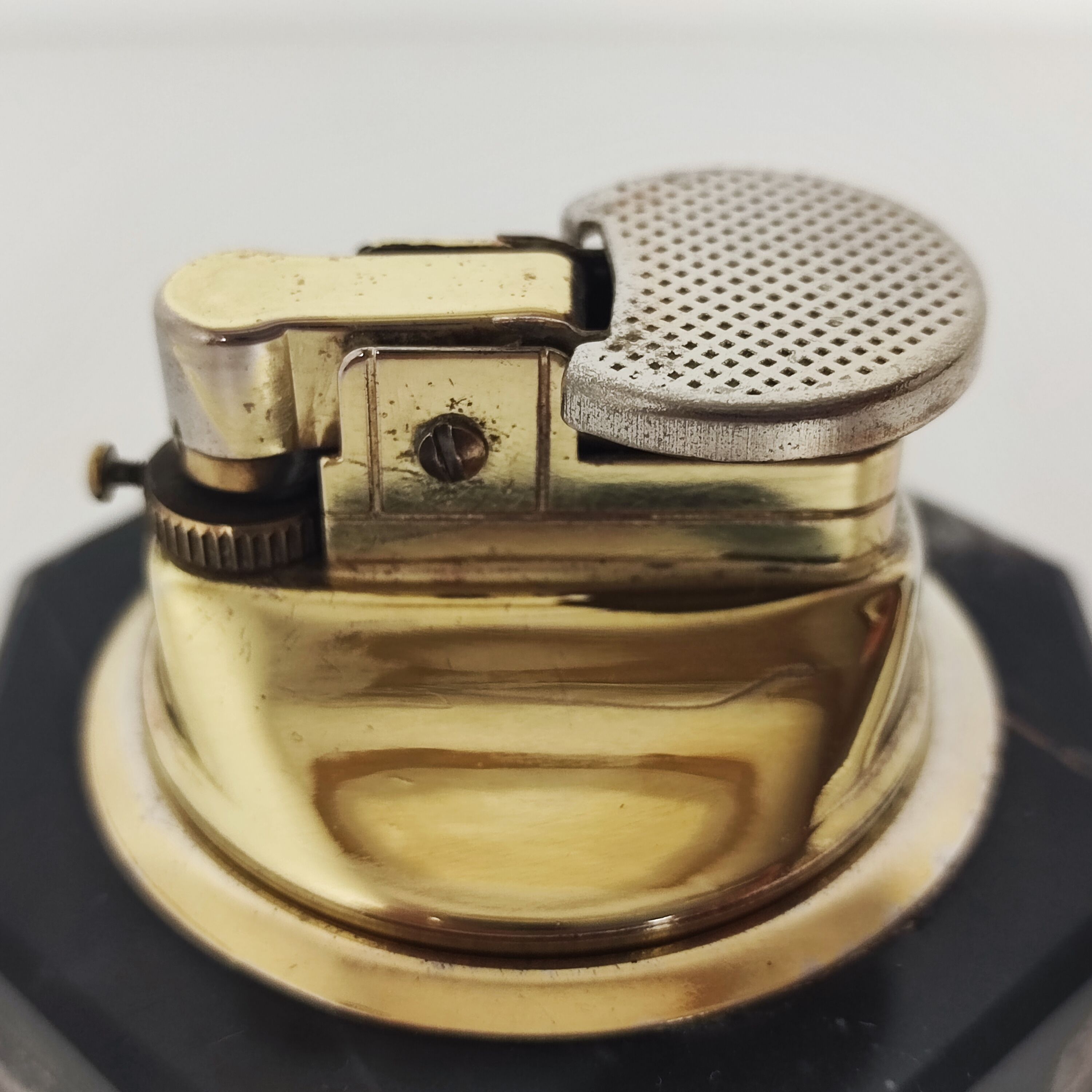 Black marble lighter