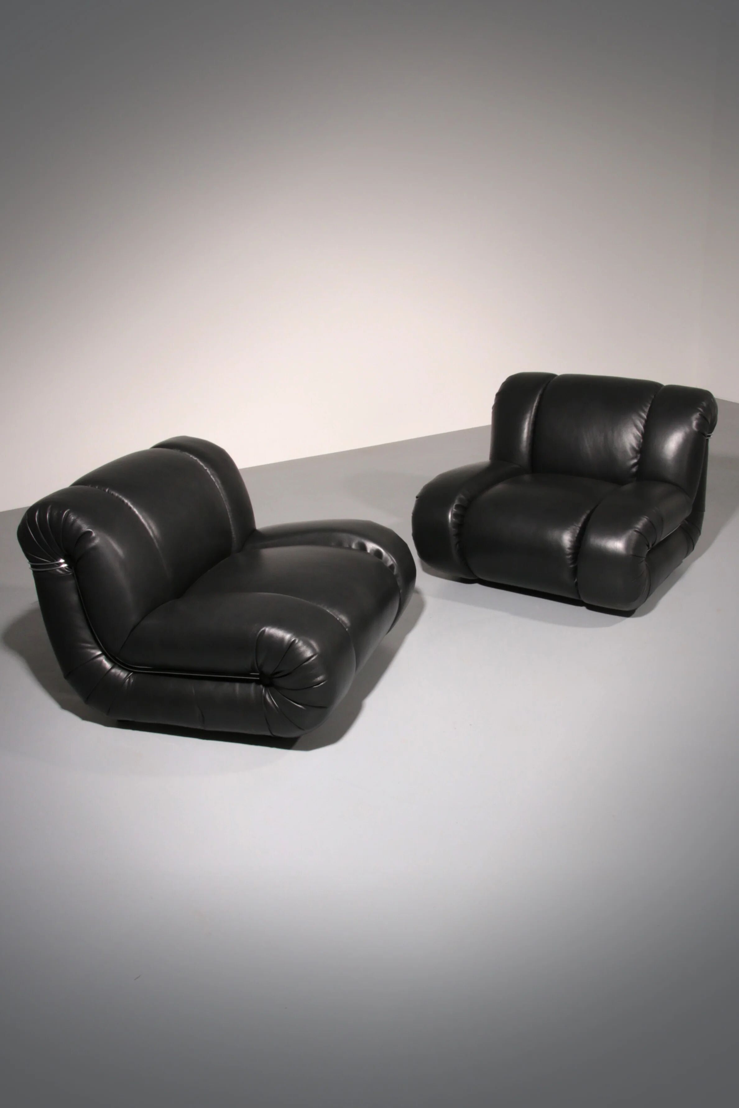Mimo Padova black leather modular lounge chairs "Velasquez" - 1970