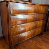Chest of drawers with 4 drawers in cherry wood with a mirror in classic style – beautiful dimensions.