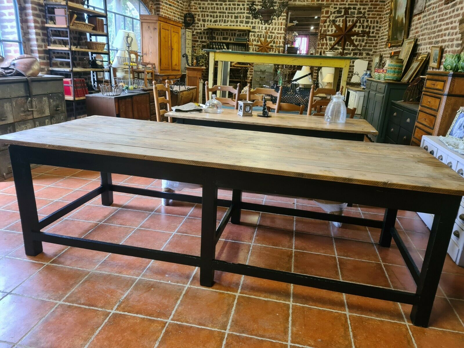 Draper table with 2 drawers